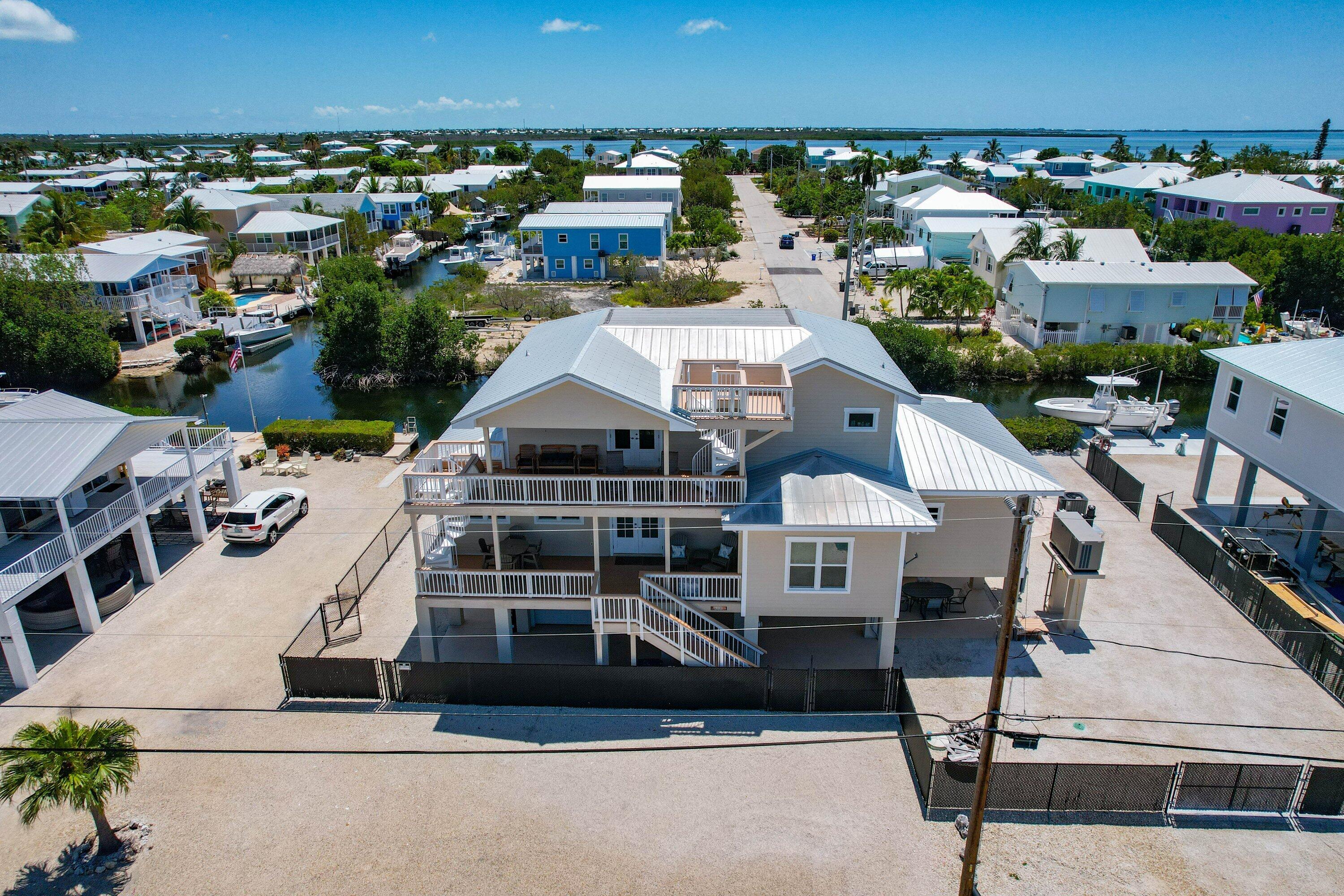 333 Indies Road Property Photo 3