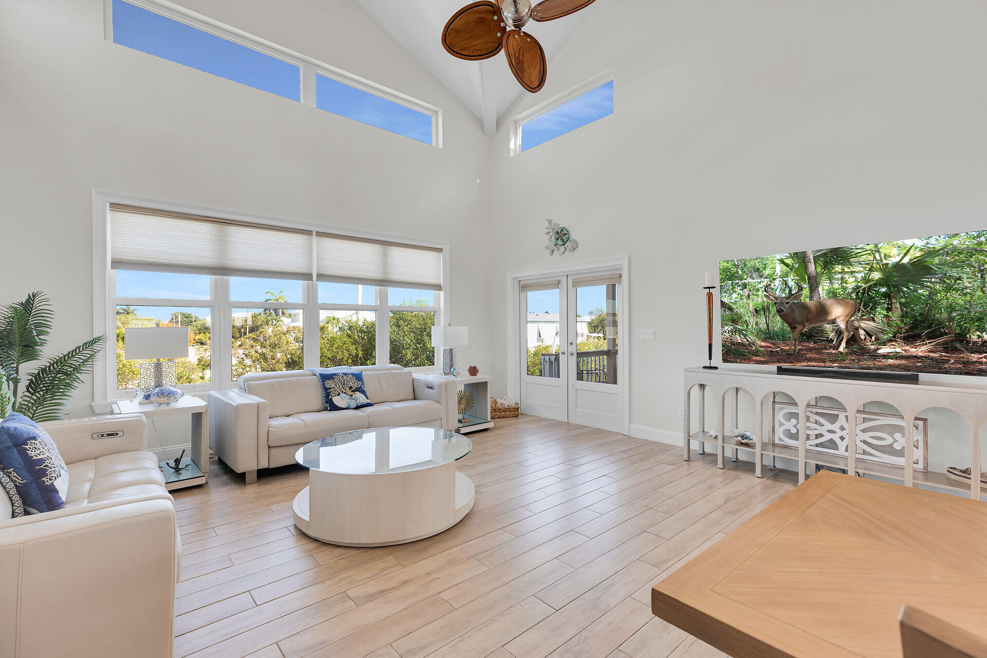 333 Indies Road Property Photo 14