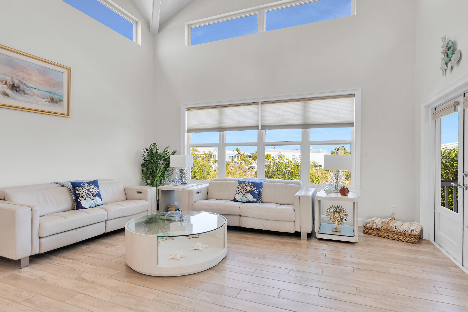 333 Indies Road Property Photo 16