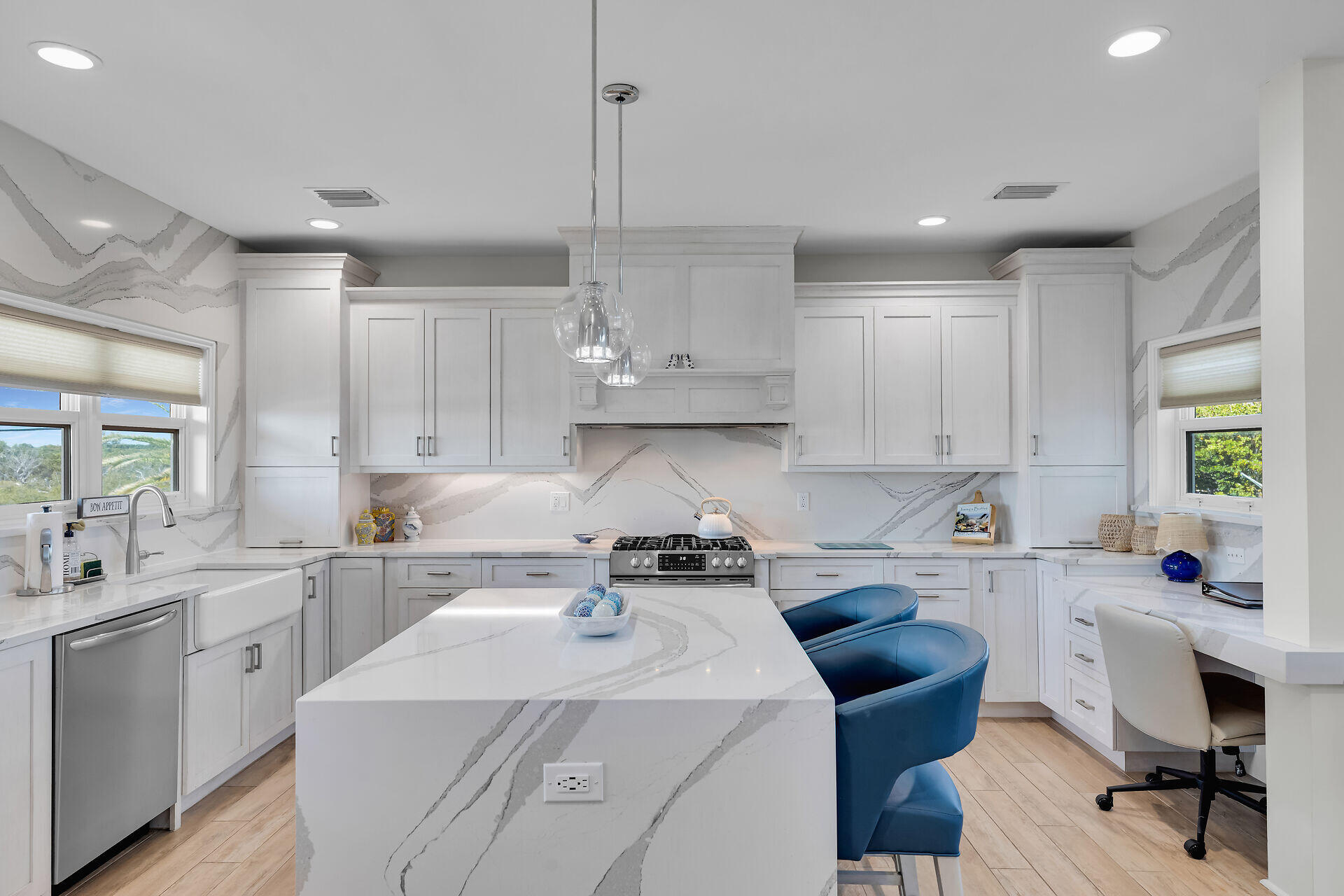 333 Indies Road Property Photo 22