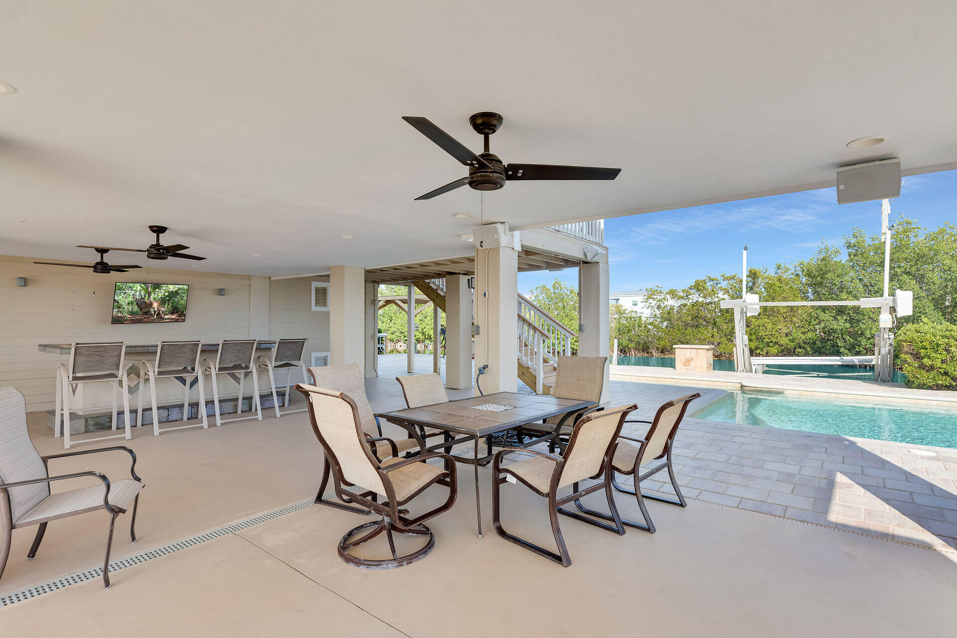 333 Indies Road Property Photo 41