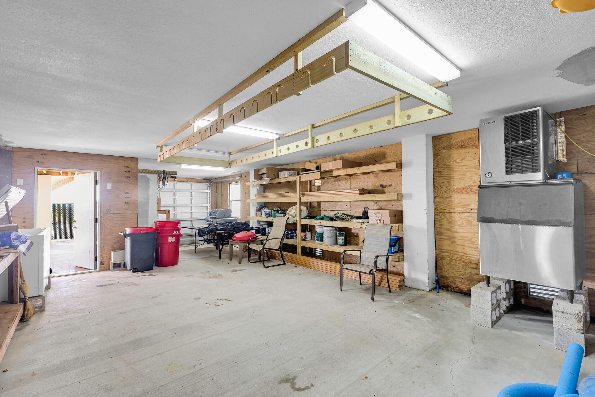 333 Indies Road Property Photo 45