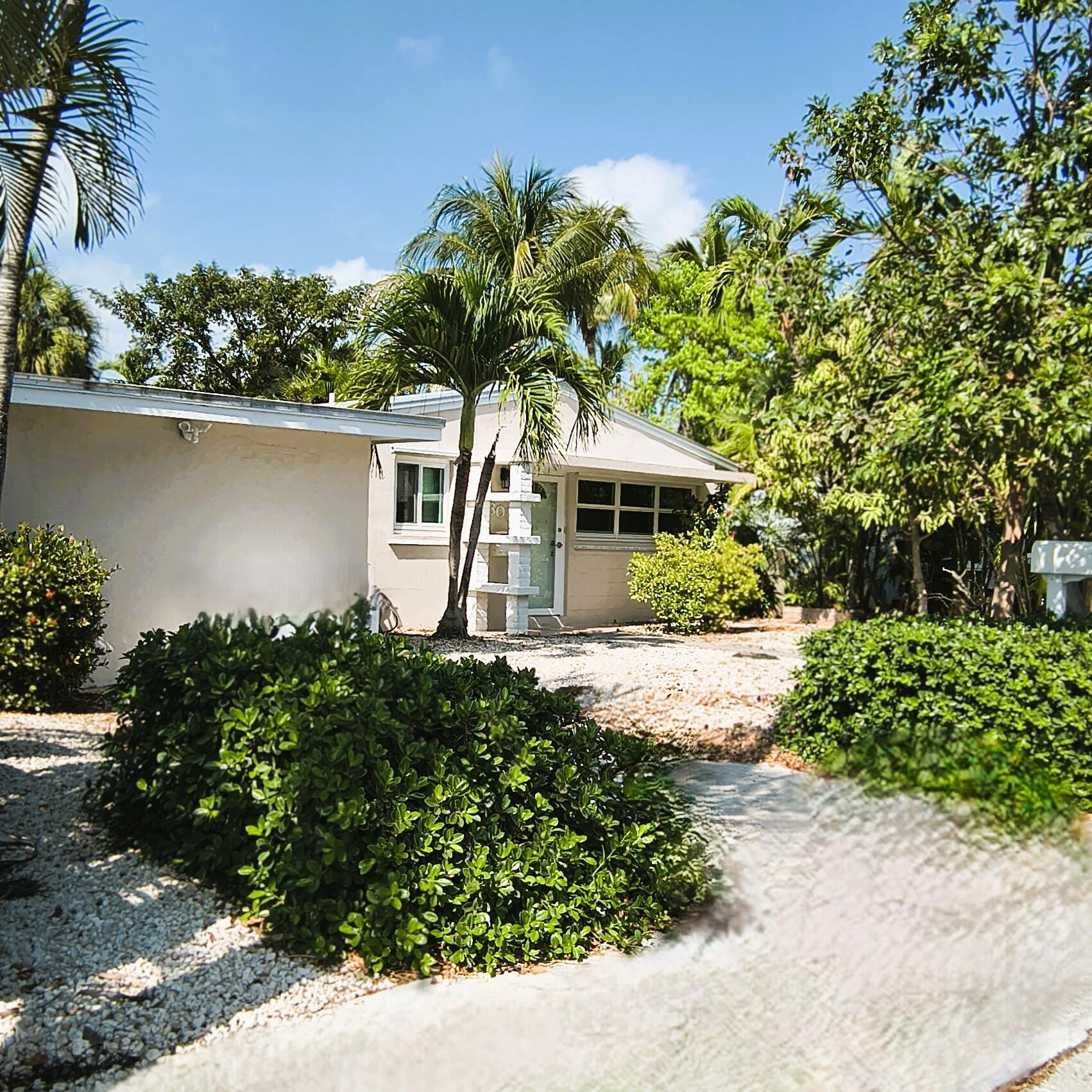 3011 Riviera Drive Property Photo 2