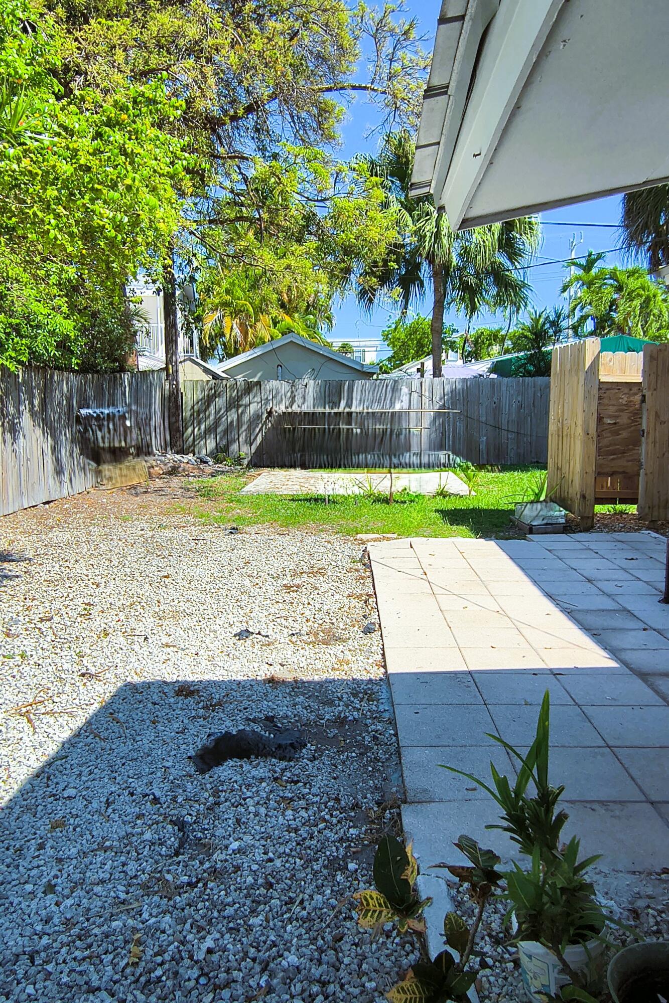 3011 Riviera Drive Property Photo 16