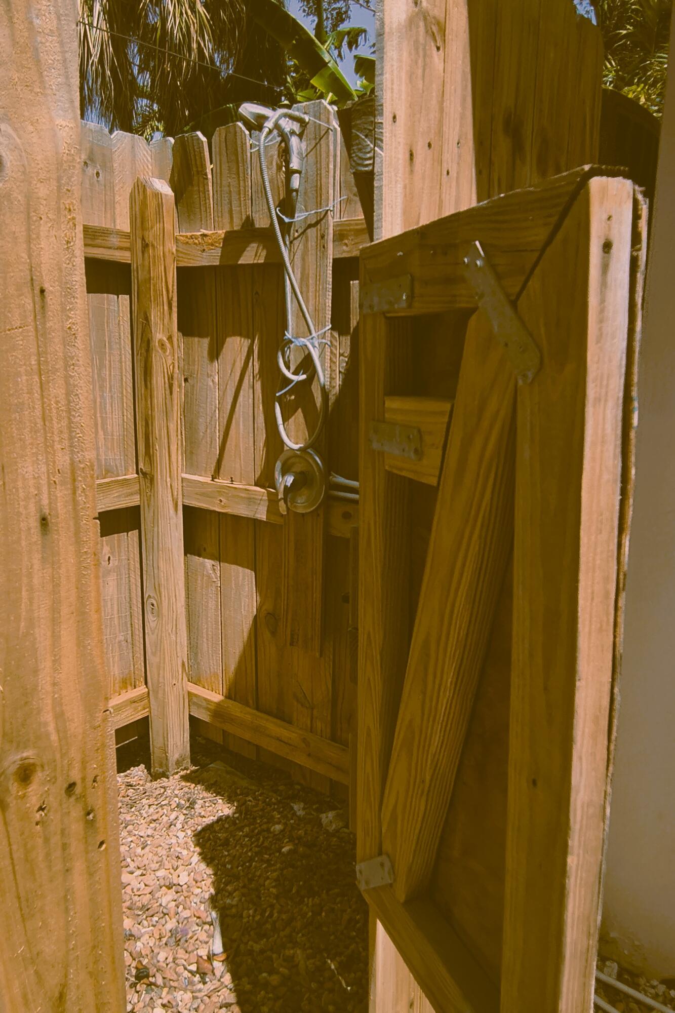 3011 Riviera Drive Property Photo 17
