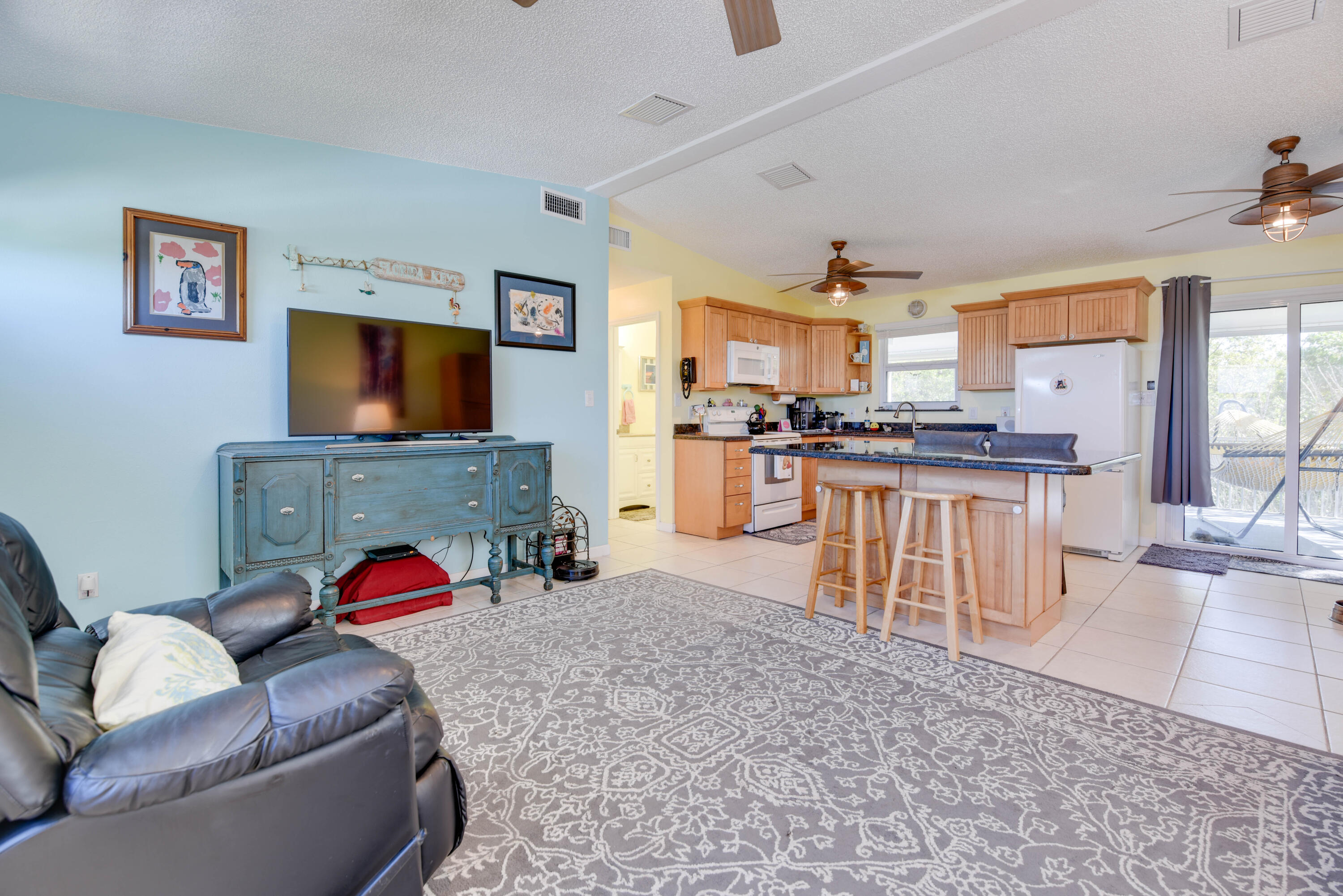 1719 Narcissus Avenue Property Photo 6