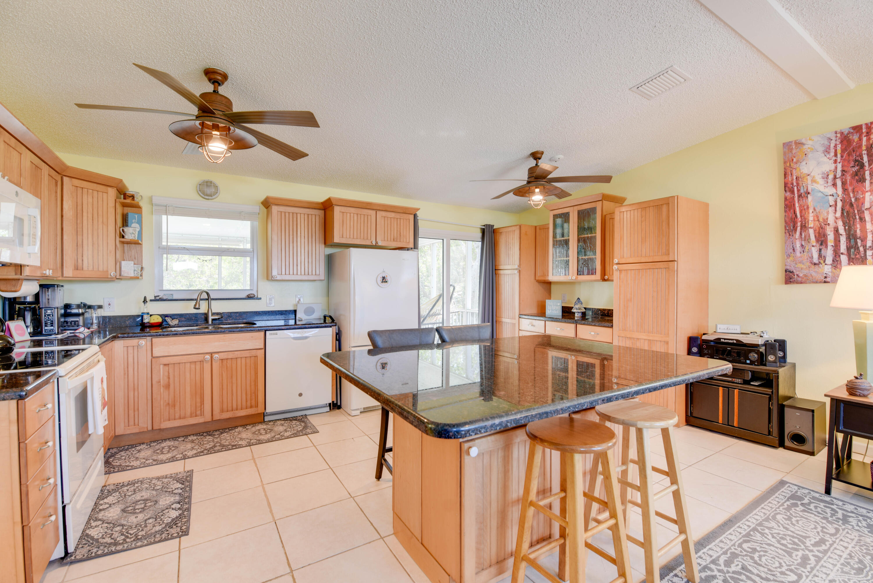 1719 Narcissus Avenue Property Photo 8