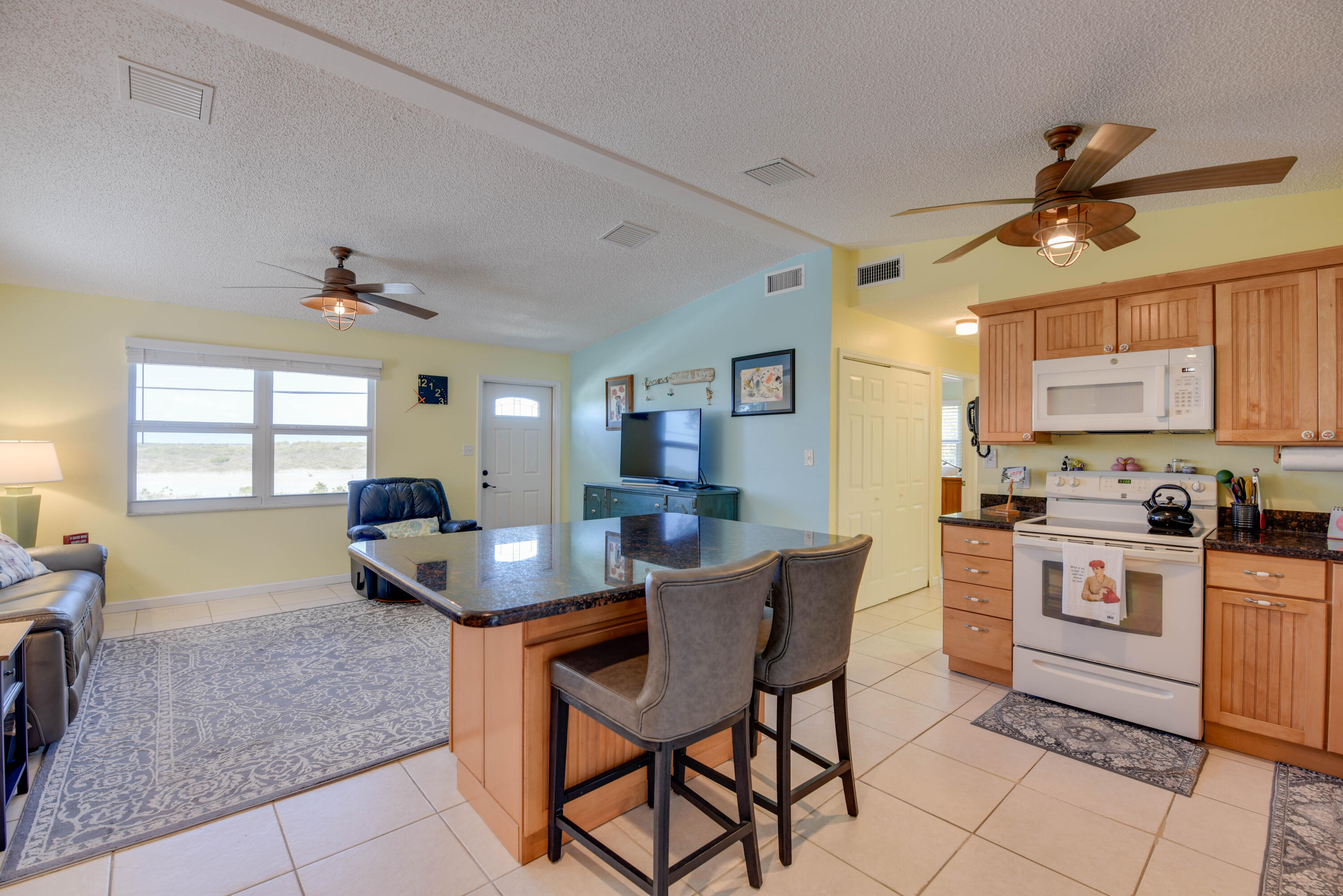 1719 Narcissus Avenue Property Photo 10