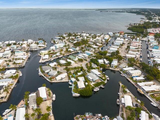 1119 Calder Road Property Photo 6