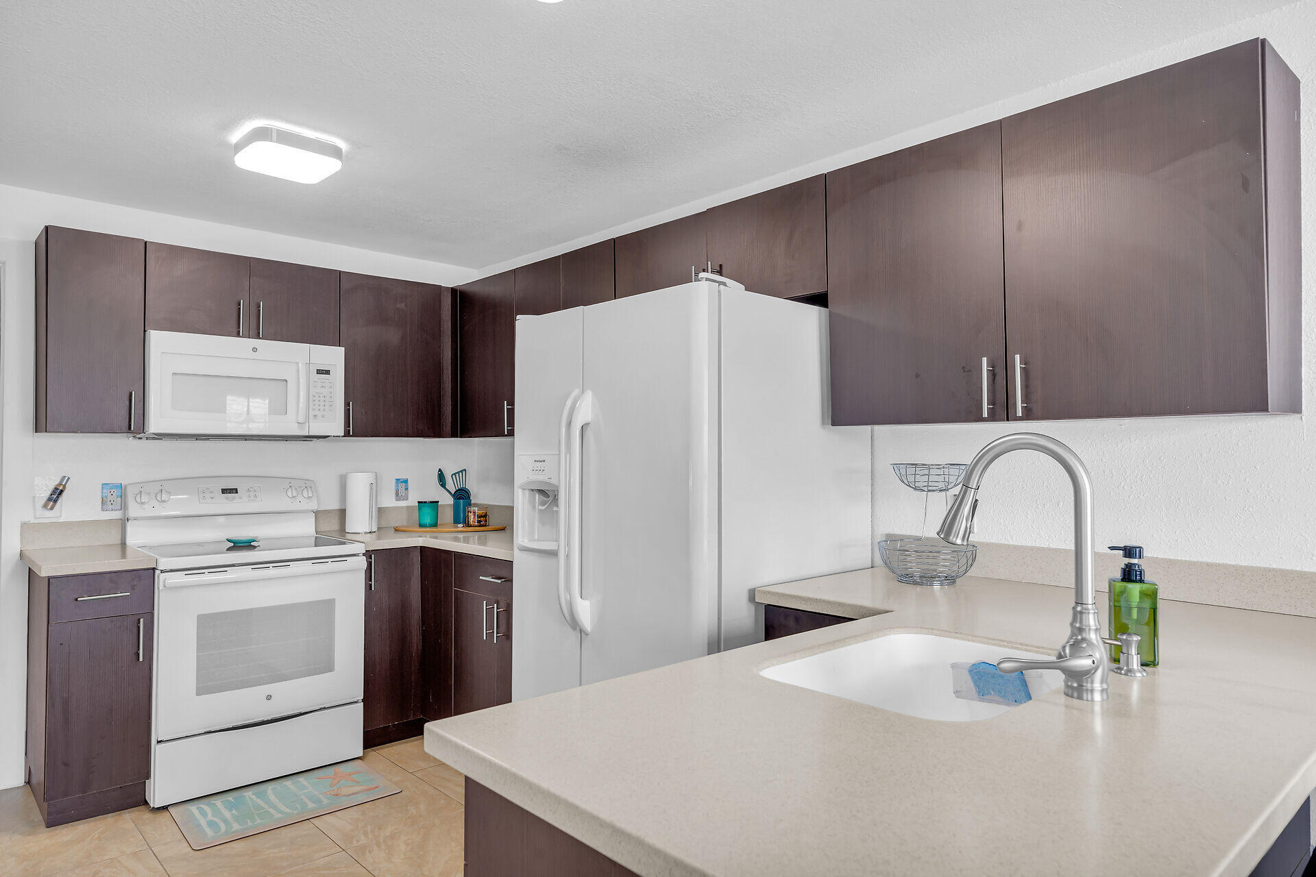 72 Avenue C Property Photo 26