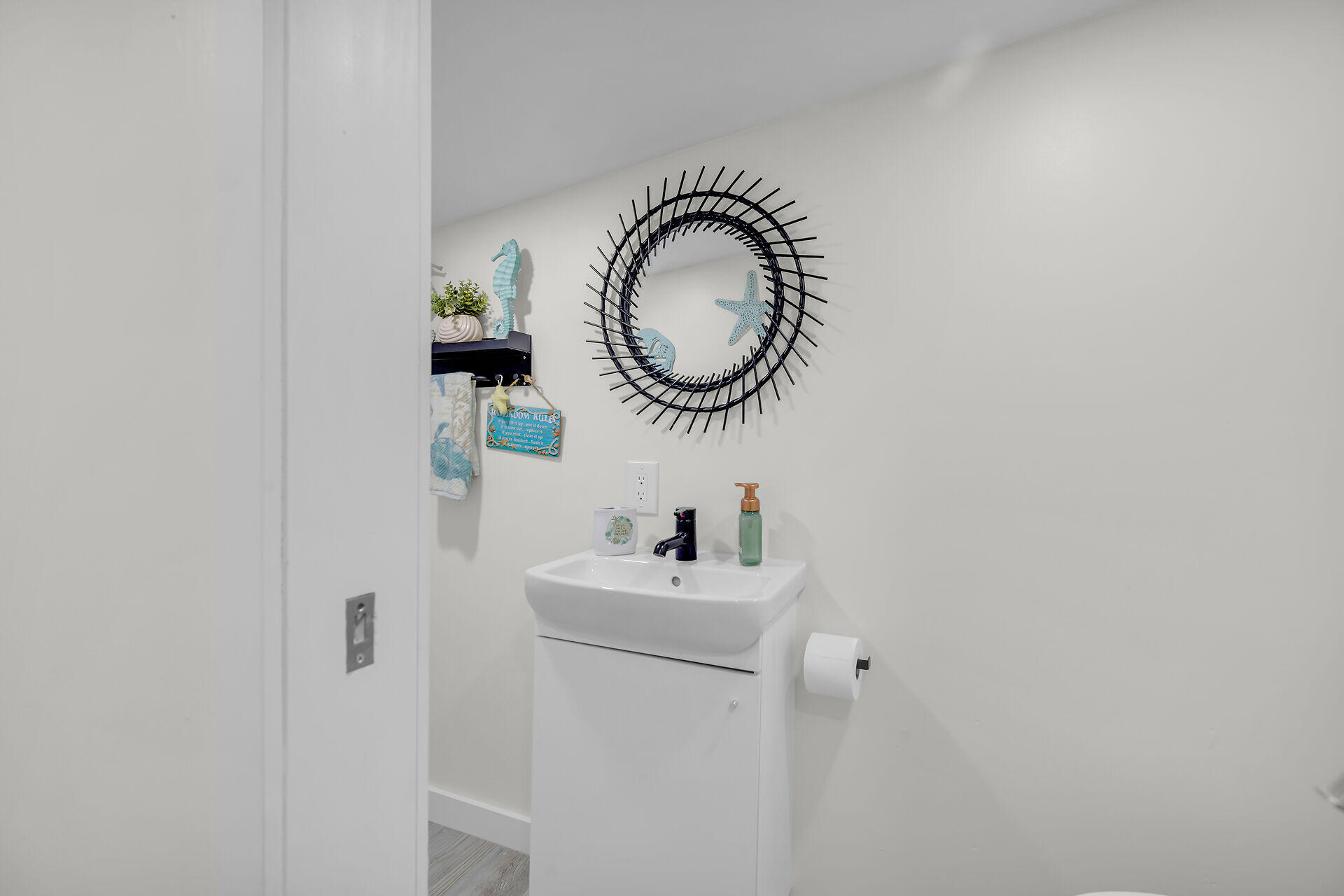 72 Avenue C Property Photo 33