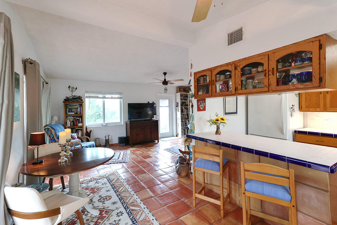 544 Plante Street Property Photo 4
