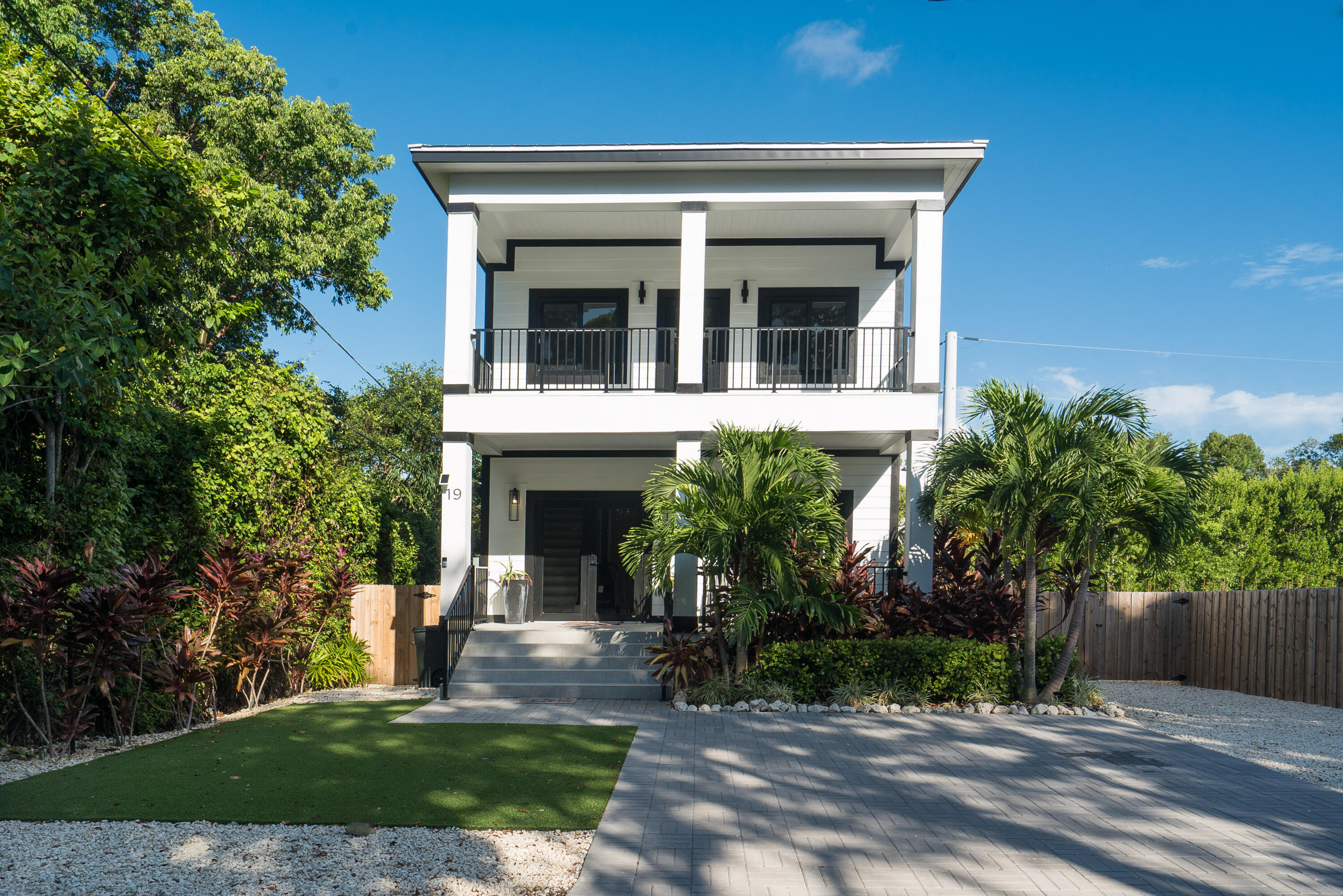 19 Coral Way Property Photo 1