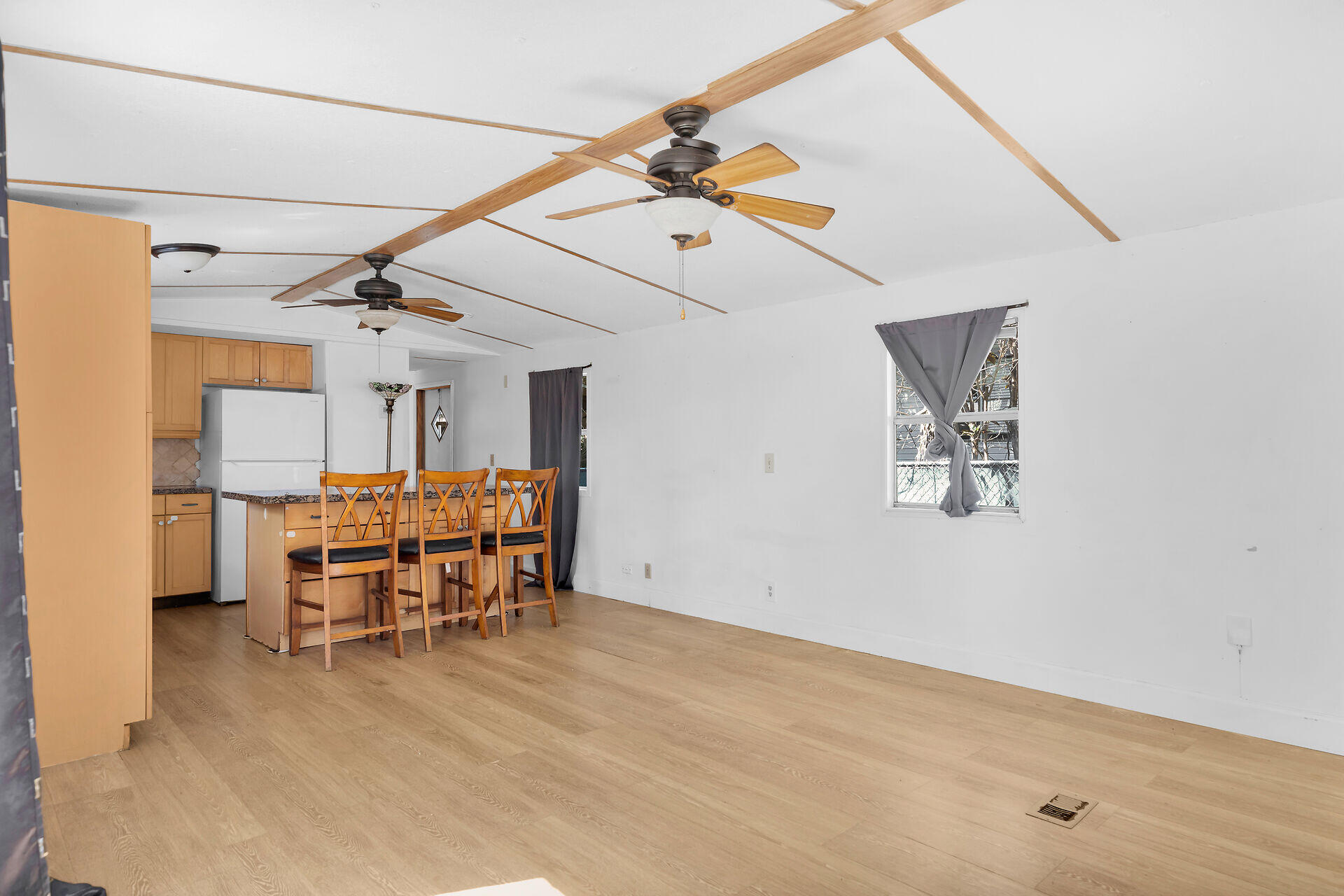 802 Largo Road Property Photo 4