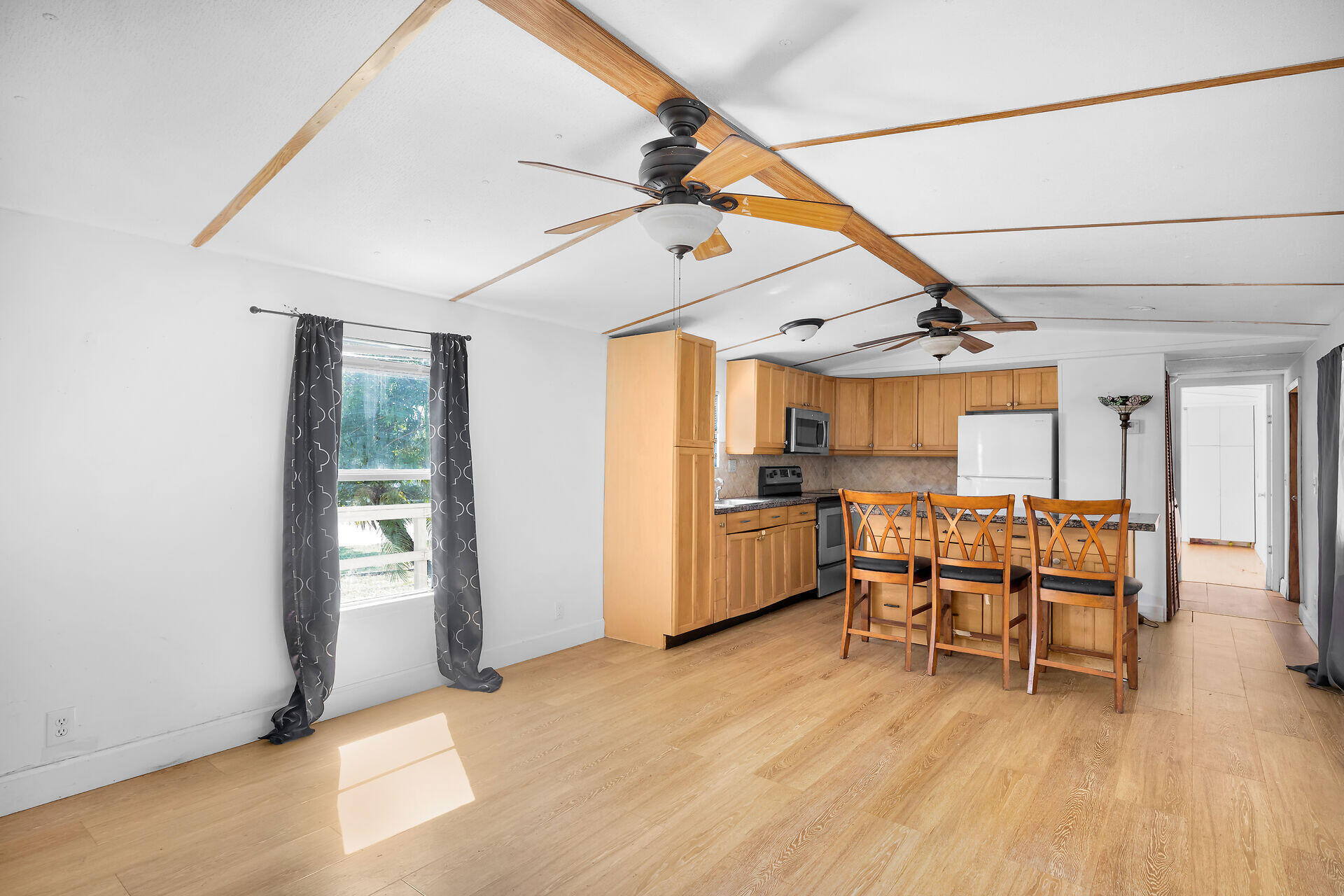 802 Largo Road Property Photo 6