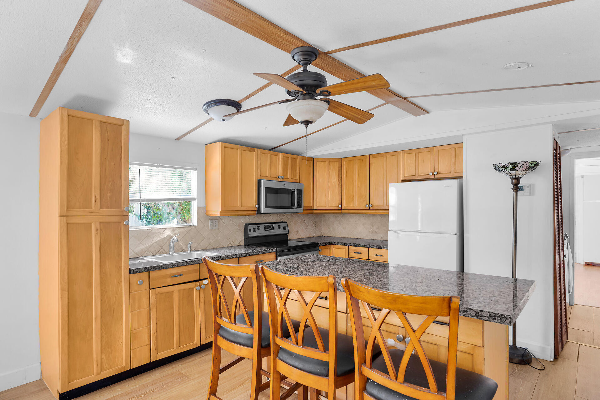 802 Largo Road Property Photo 7
