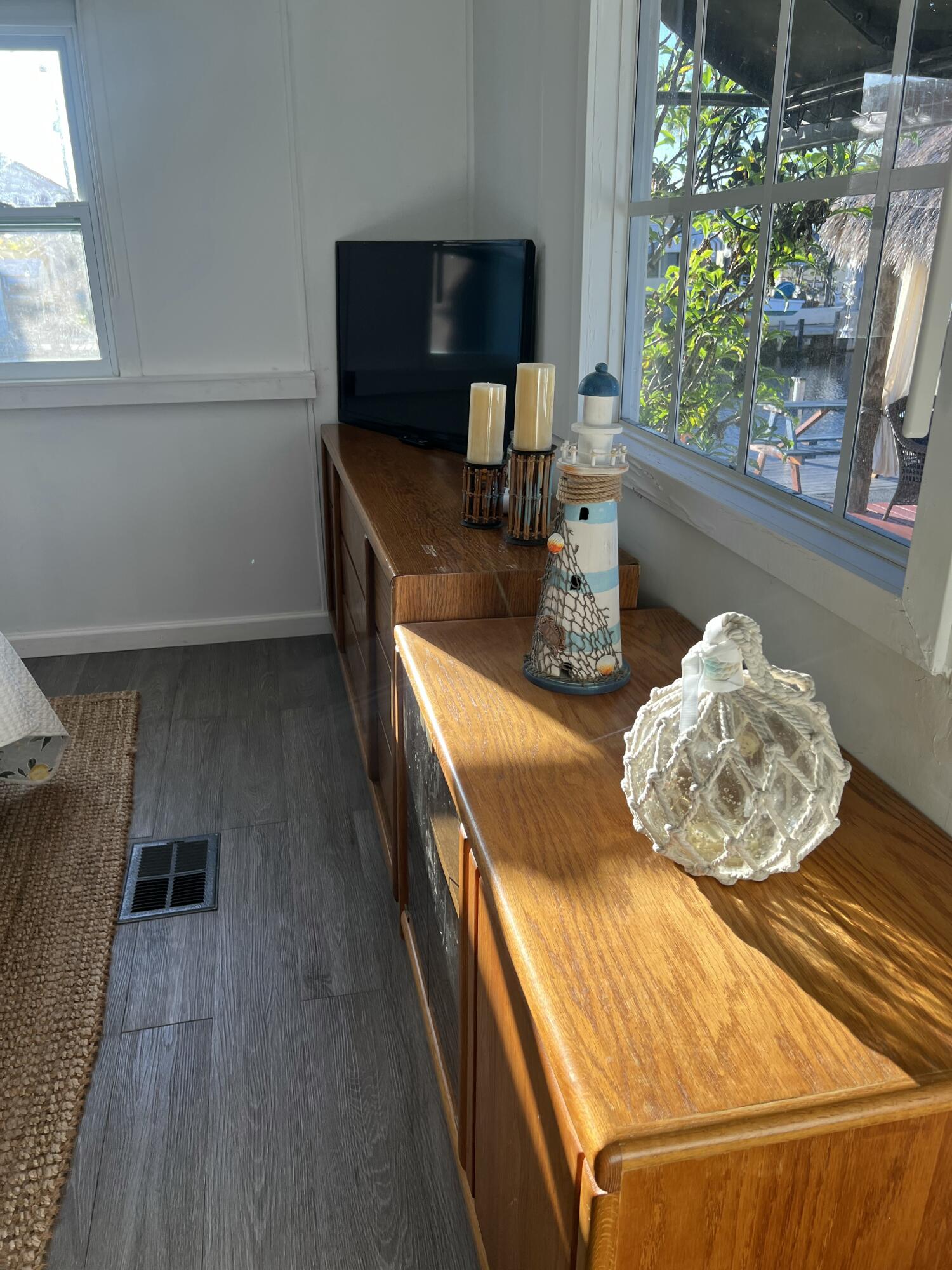 8 Grassy Road Property Photo 59