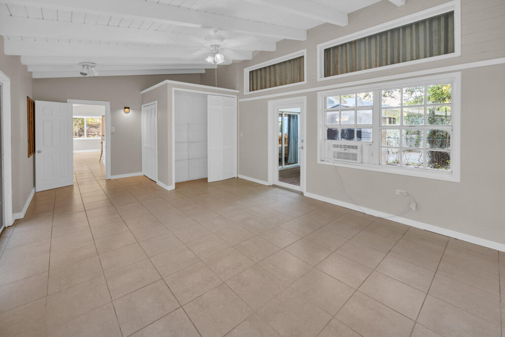 124 S Hammock Road Property Photo 9