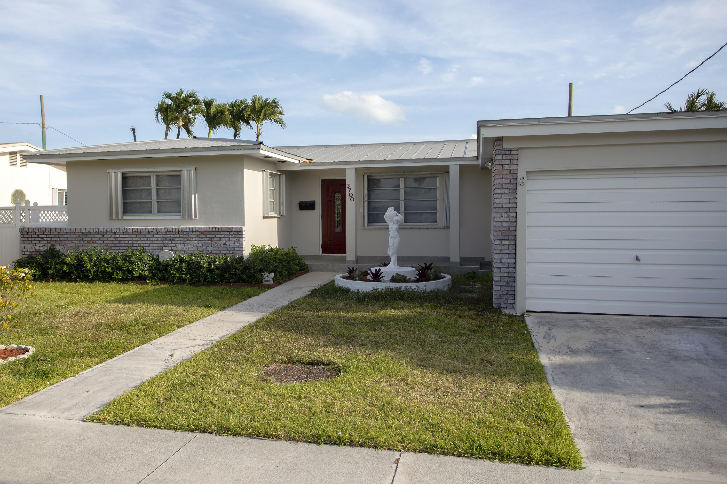 3700 Northside Drive Property Photo 1