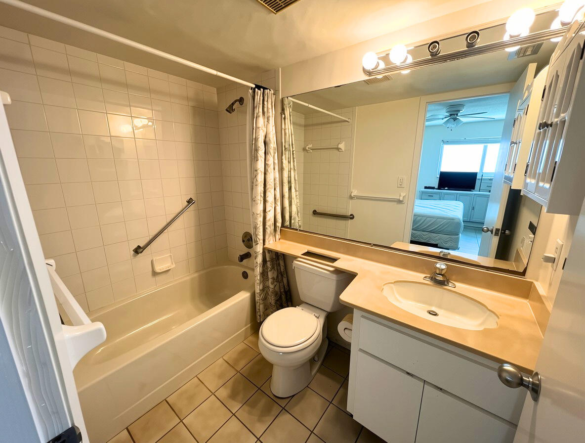 135 Coco Plum Drive Apt 3b Property Photo 22