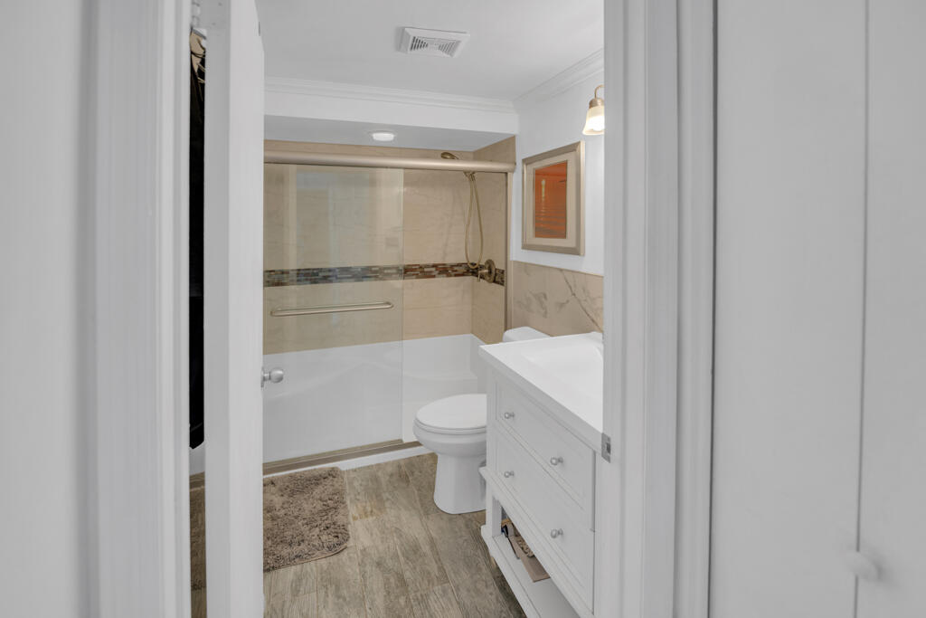 170 Hibiscus Street Property Photo 7