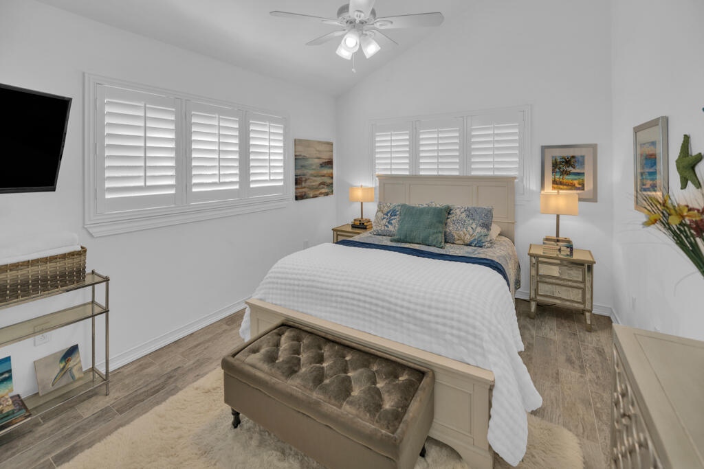 170 Hibiscus Street Property Photo 8