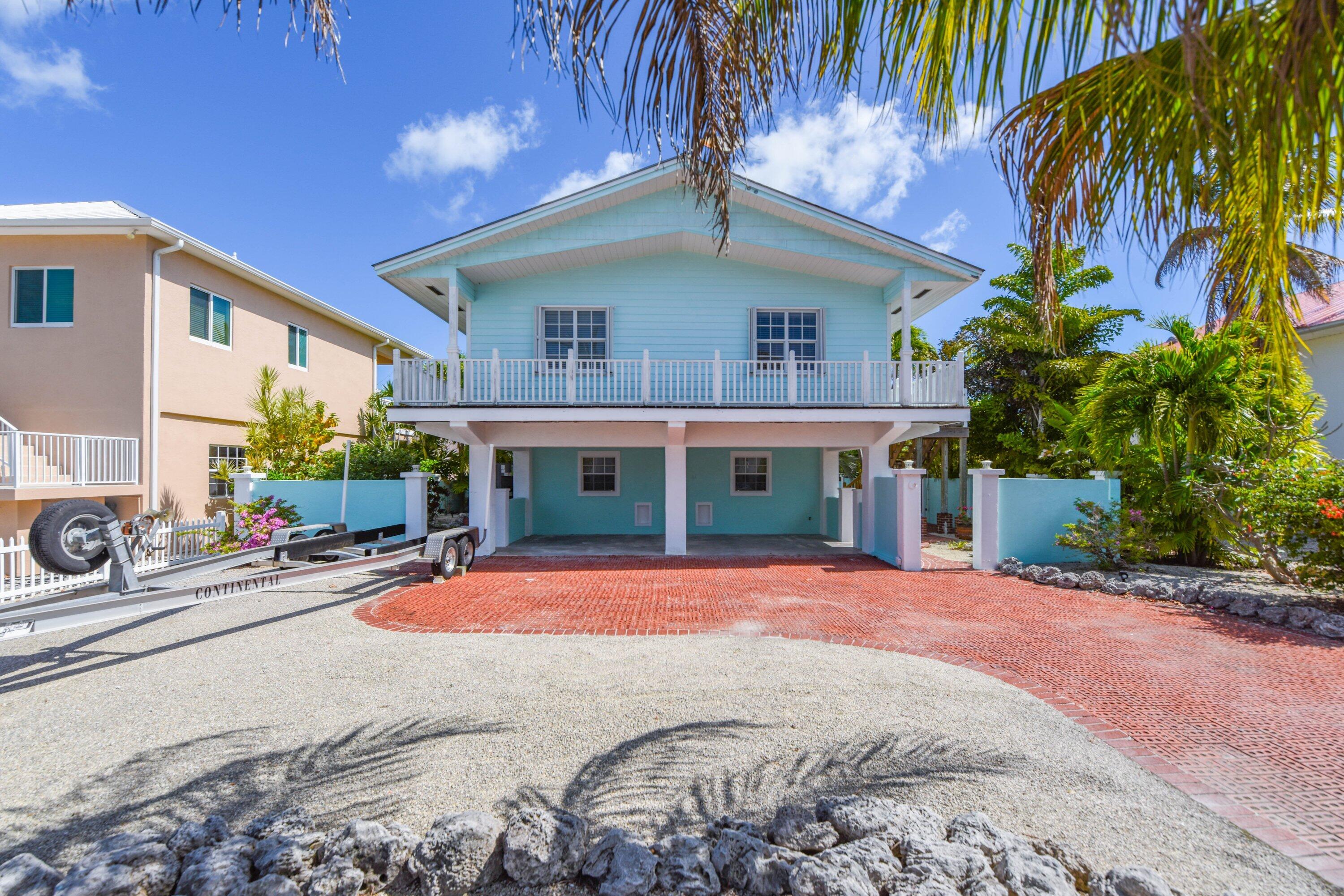 667 E Caribbean Drive Property Photo 3