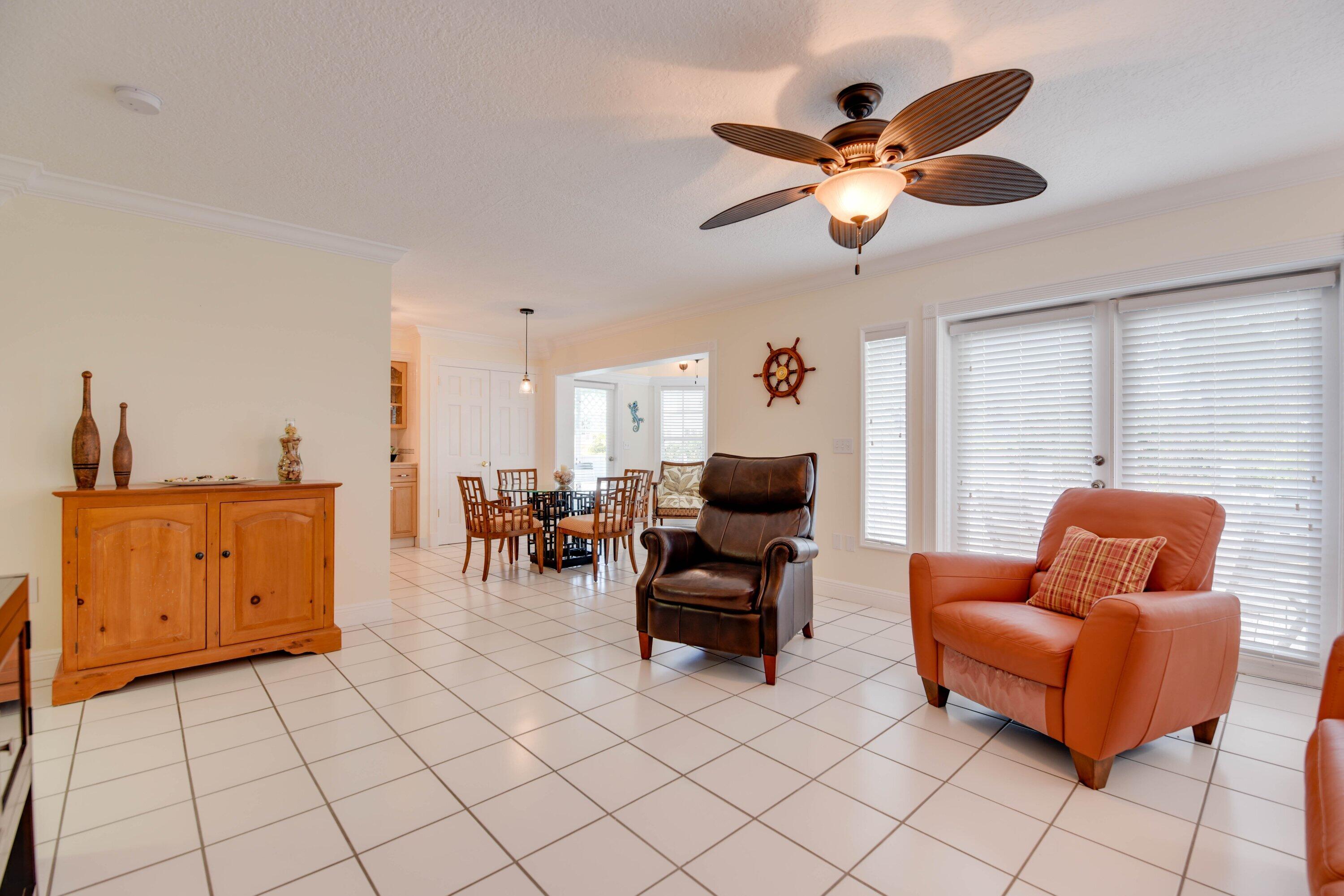 667 E Caribbean Drive Property Photo 11