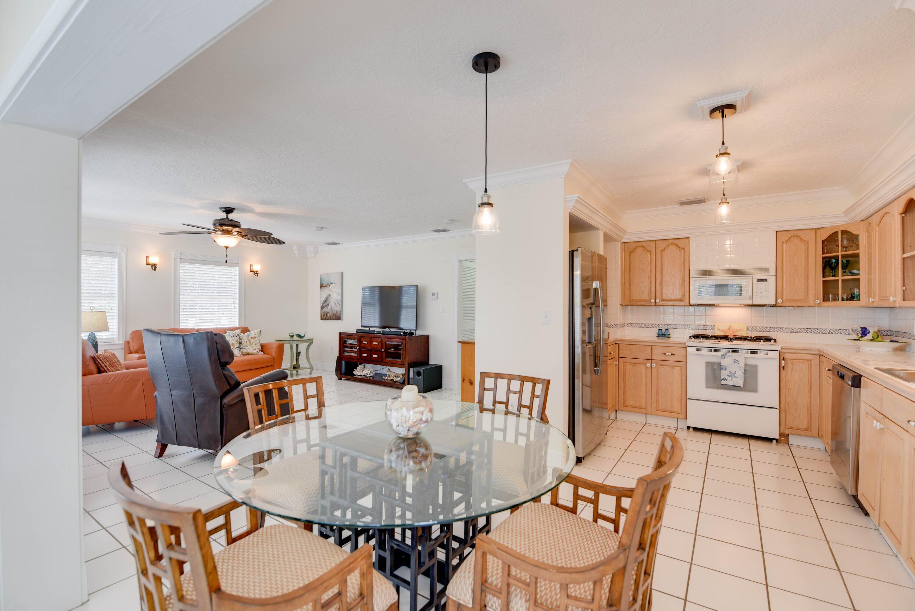 667 E Caribbean Drive Property Photo 12