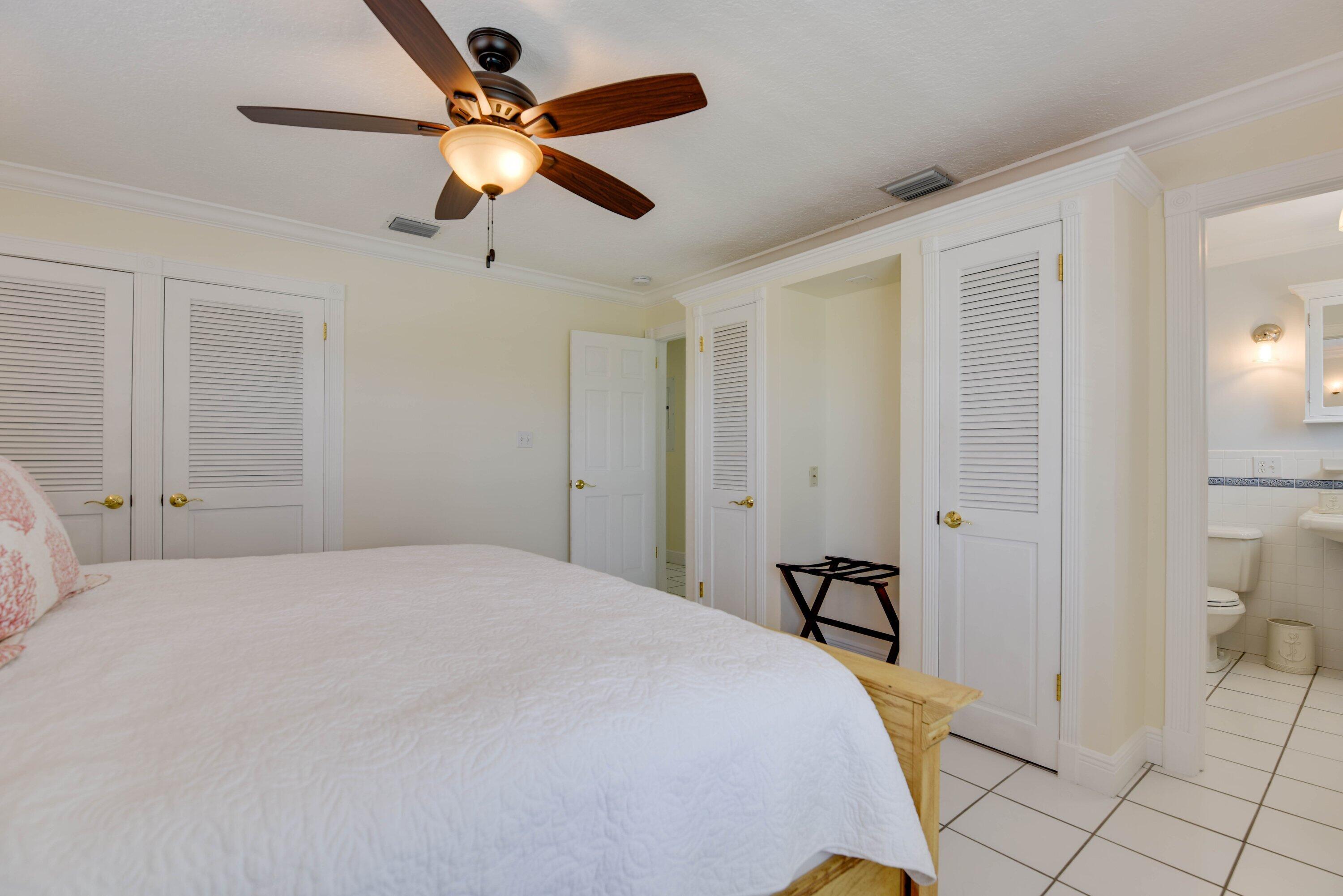 667 E Caribbean Drive Property Photo 17