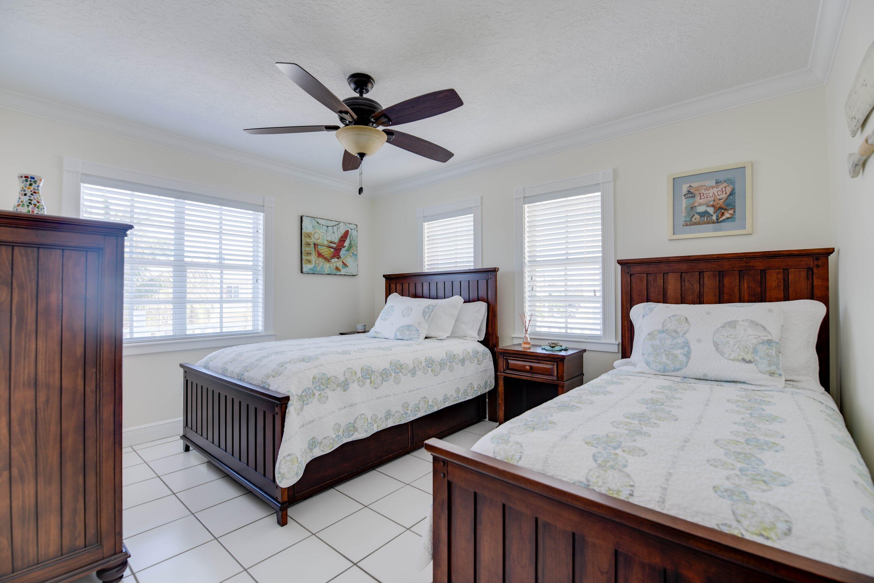 667 E Caribbean Drive Property Photo 18