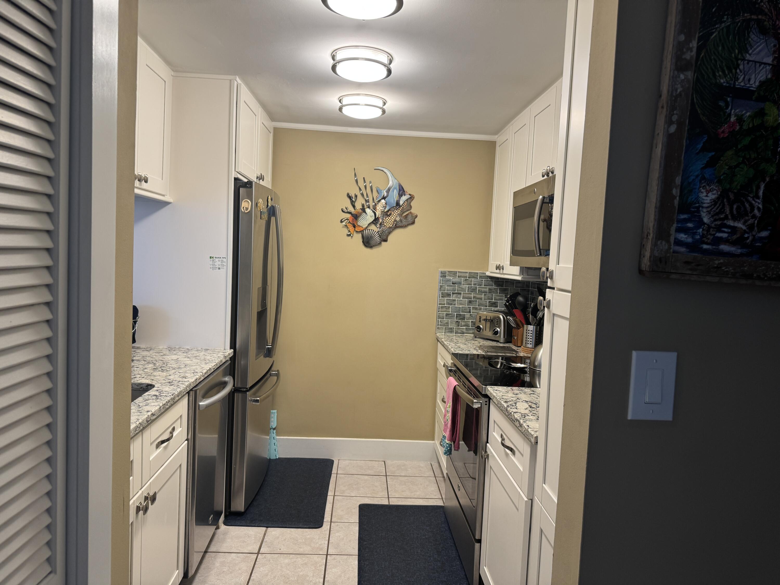 118 Cortez Drive B2 Property Photo 4