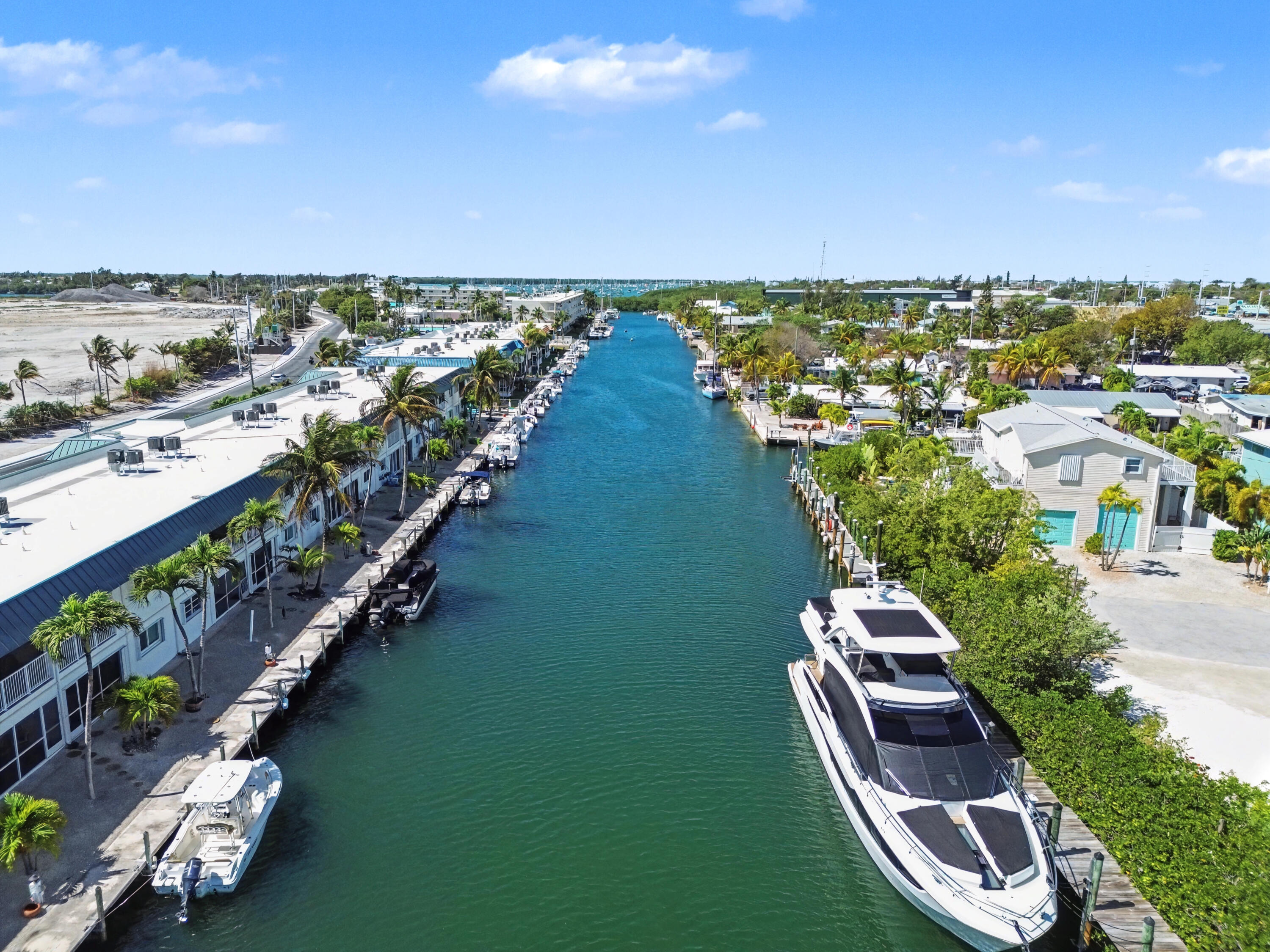 5301 Ocean Terrace Apt 7 Property Photo 2