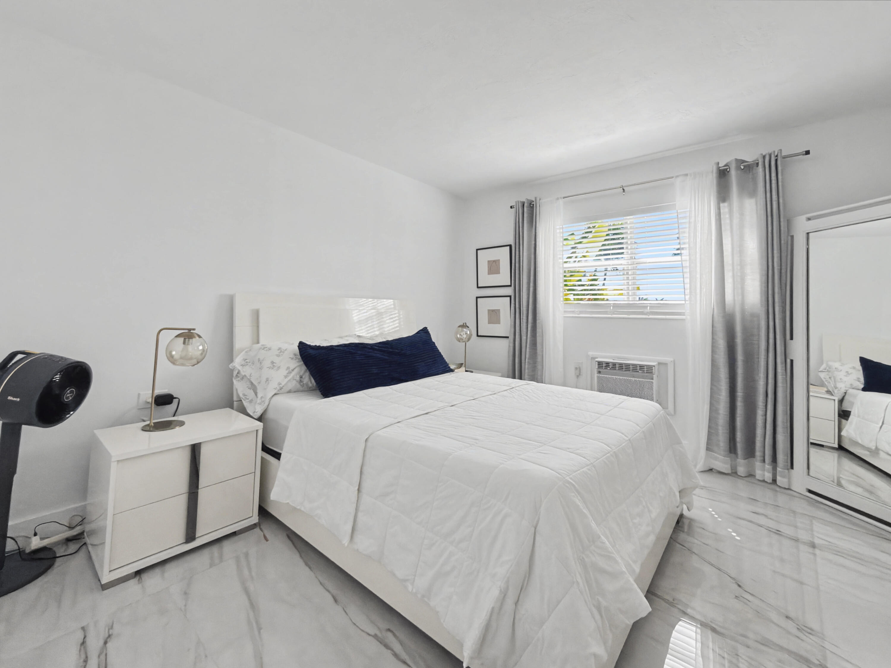 5301 Ocean Terrace Apt 7 Property Photo 4