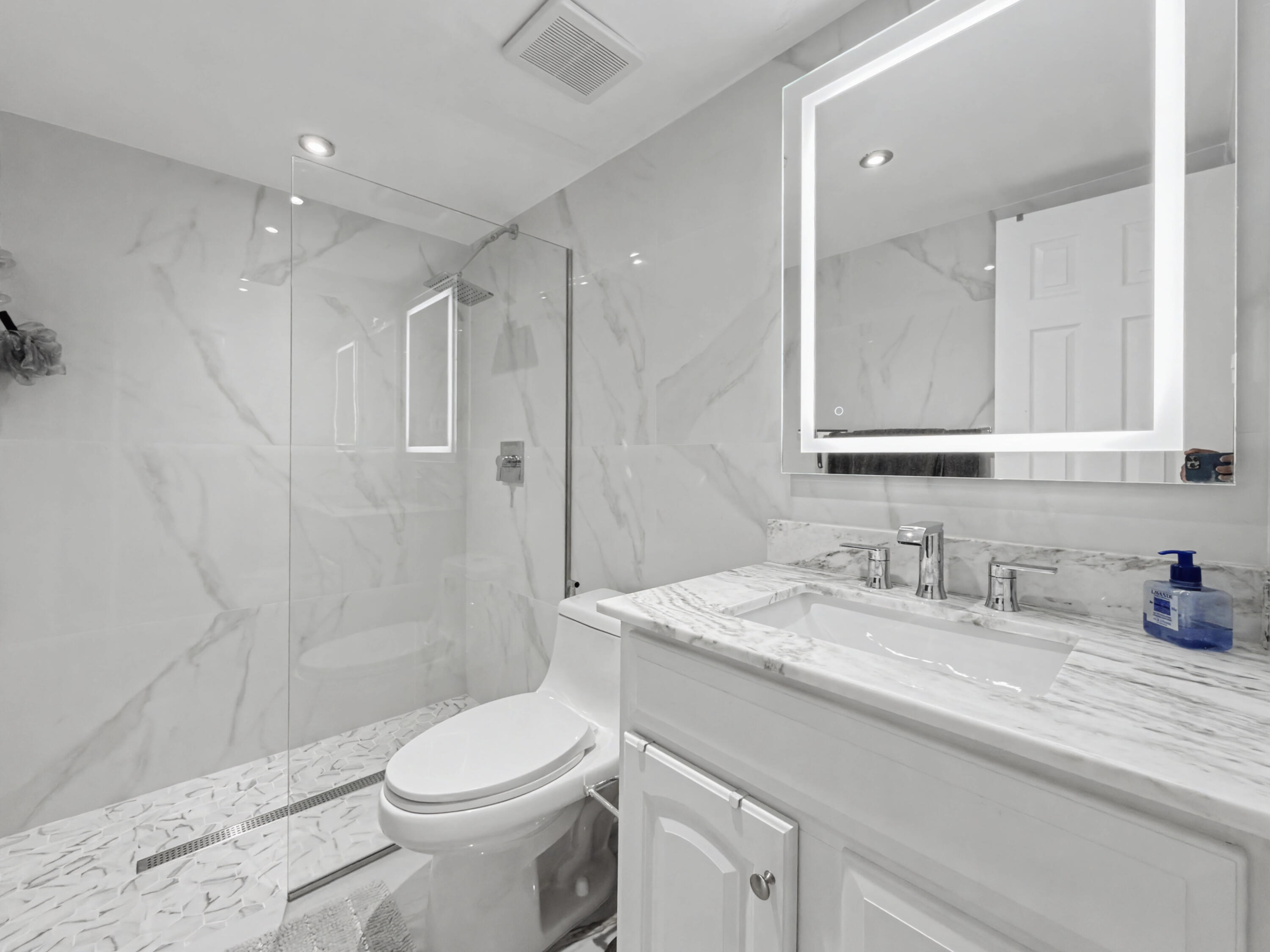 5301 Ocean Terrace Apt 7 Property Photo 6