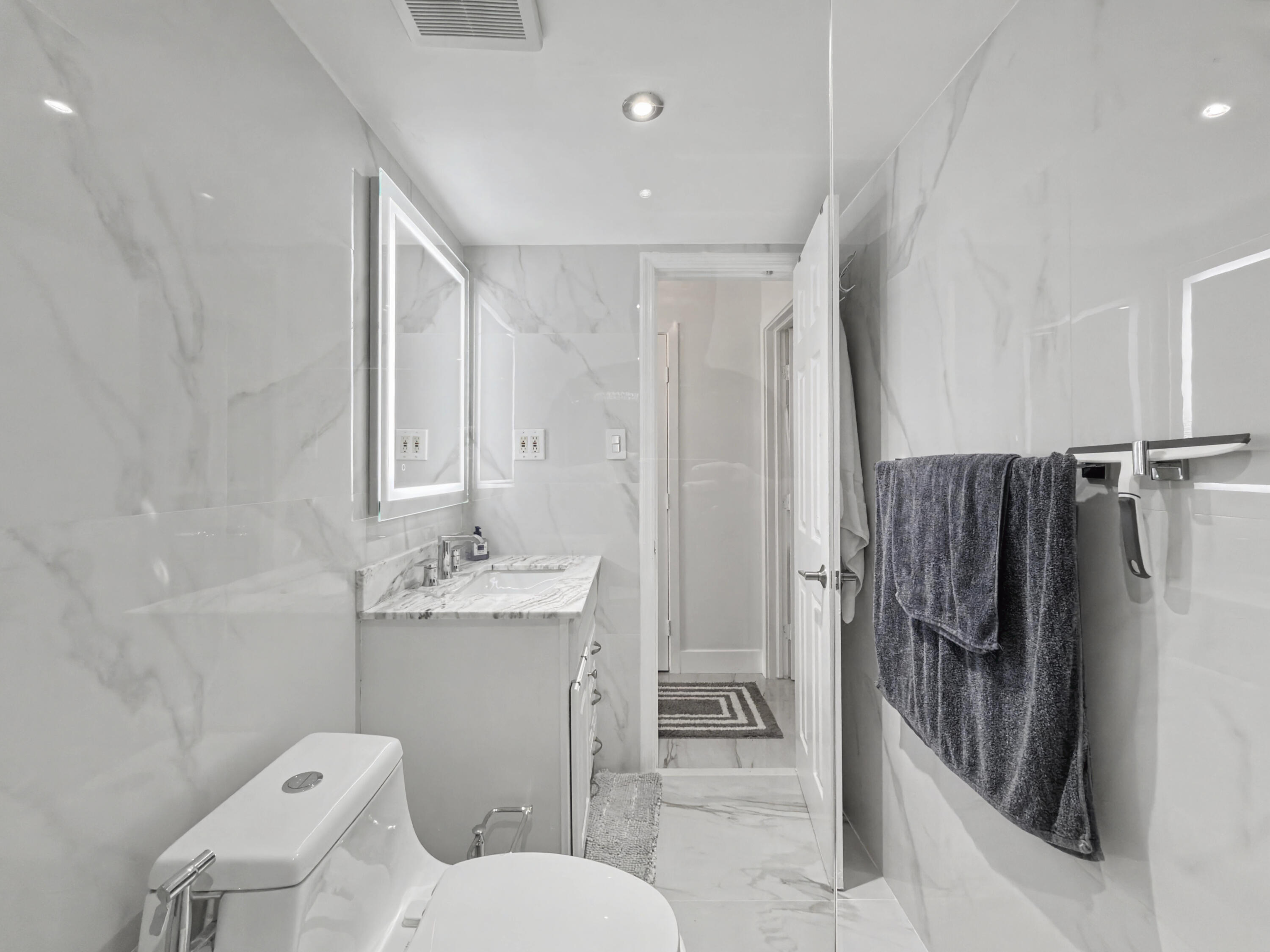 5301 Ocean Terrace Apt 7 Property Photo 8