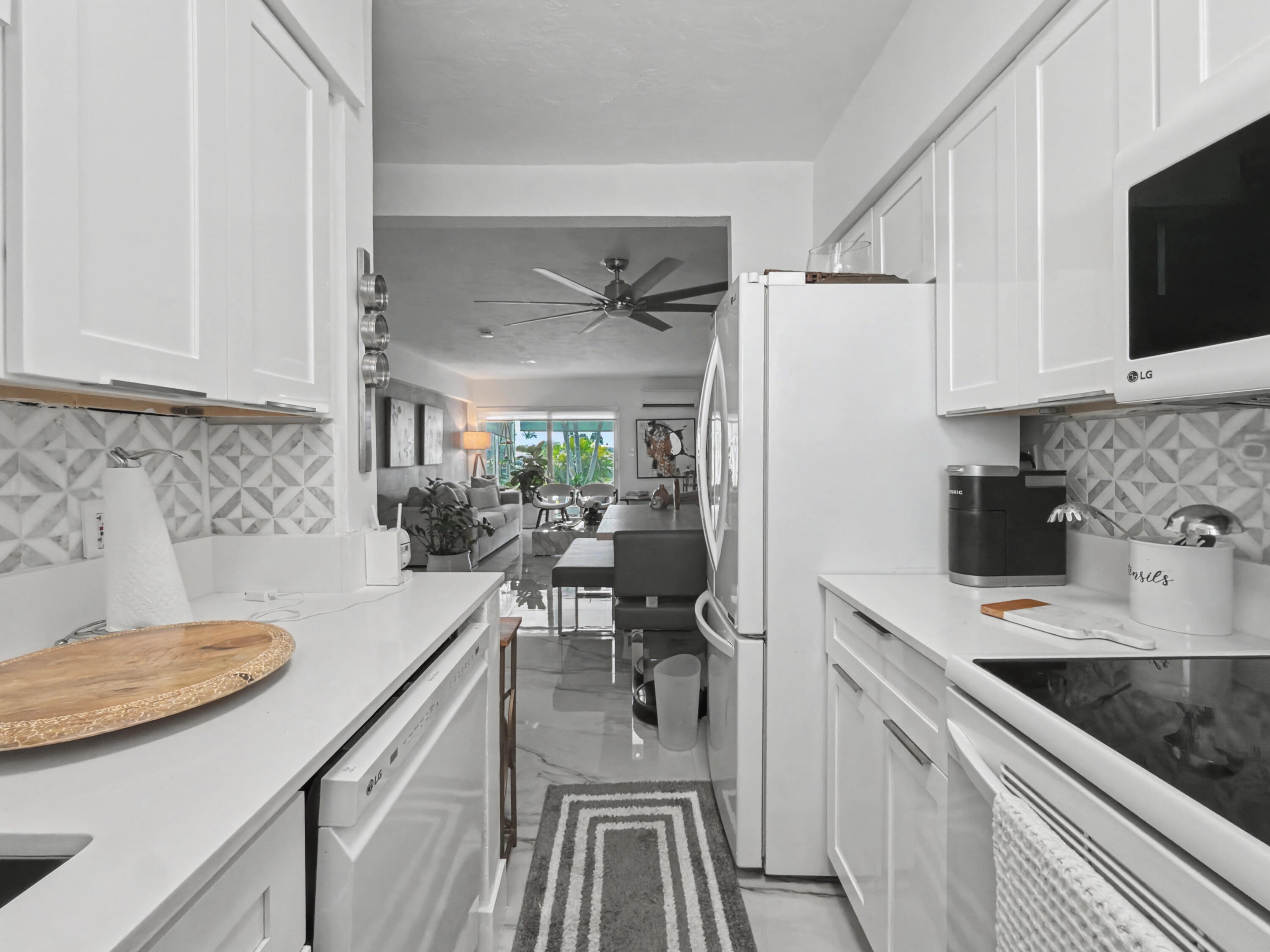 5301 Ocean Terrace Apt 7 Property Photo 15