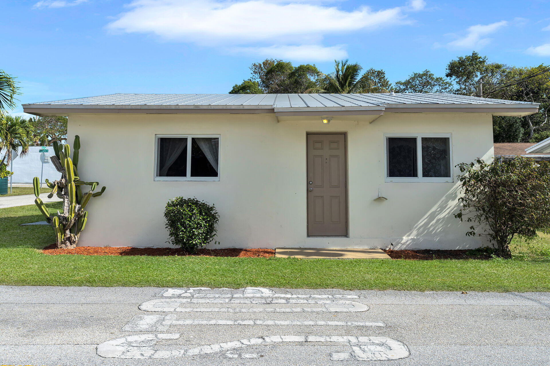 62 Silver Springs Drive Property Photo 2