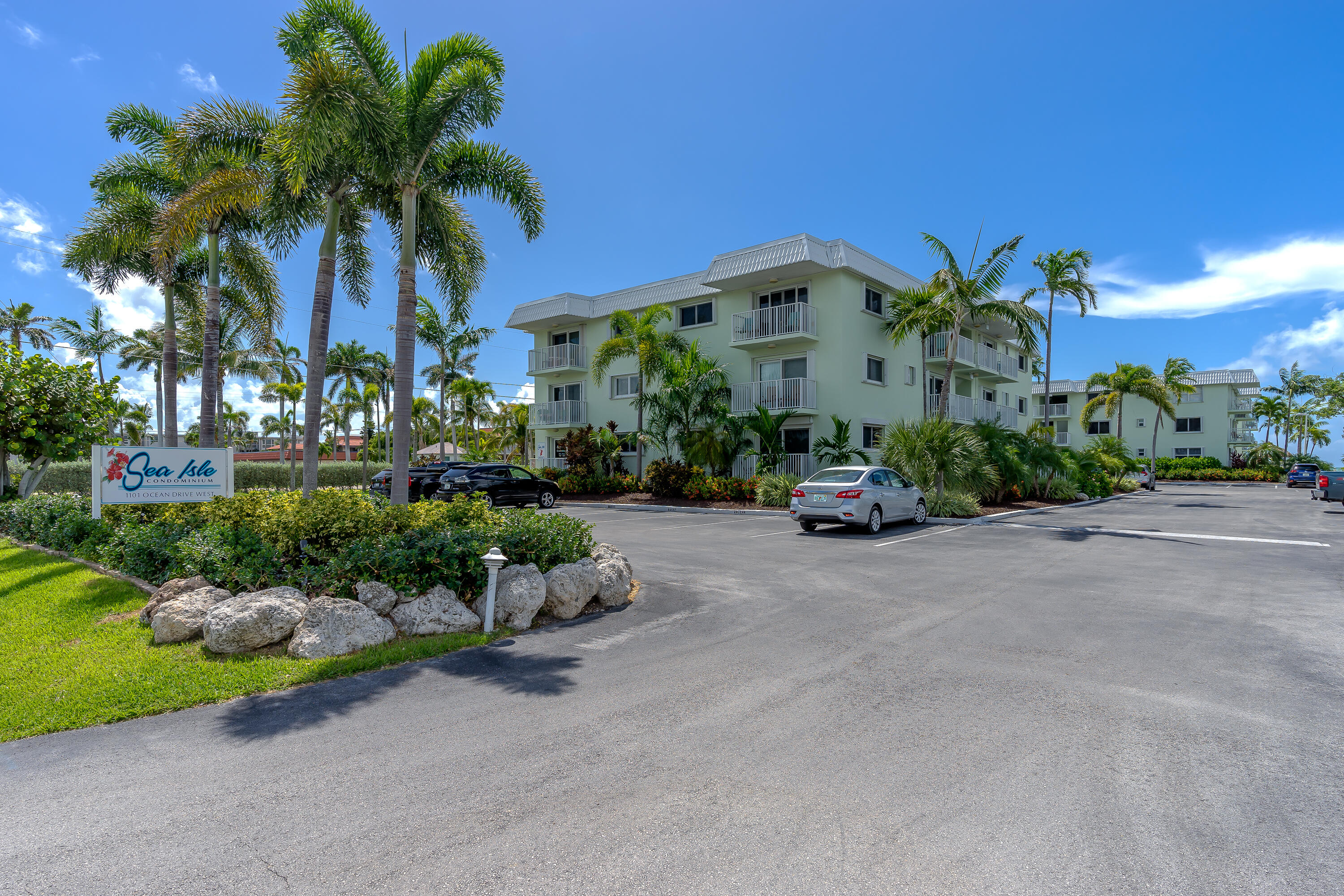 1101 W Ocean Drive 24 Property Photo 37