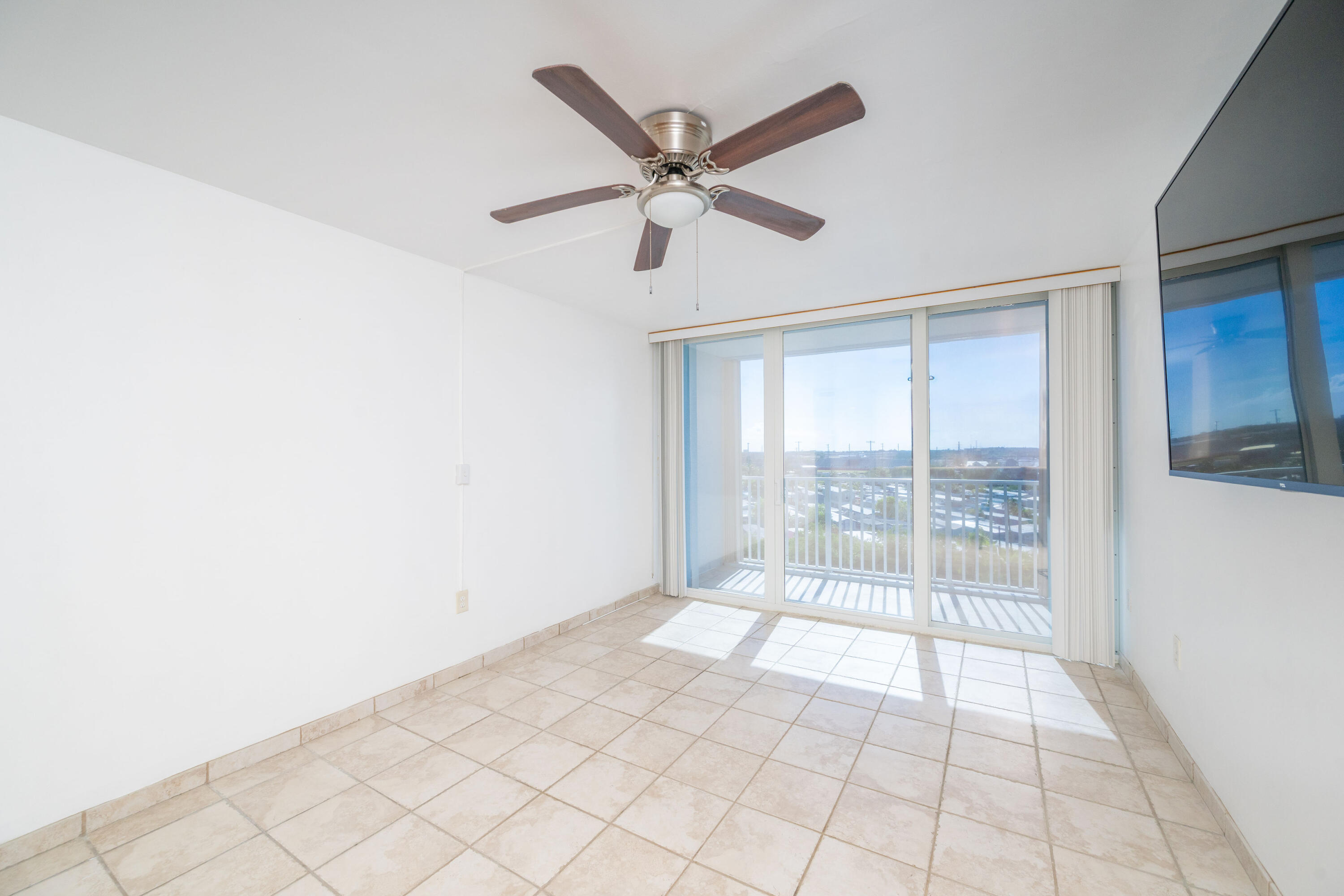 3312 Northside Drive APT 712 Property Photo 1