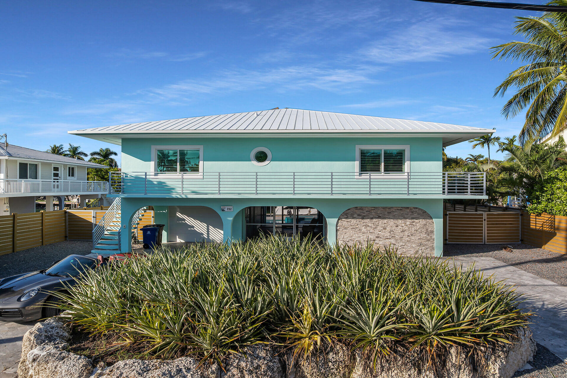 232 W Seaview Drive Property Photo 1
