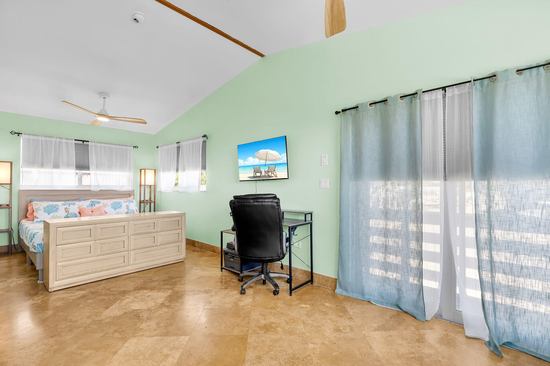 6501 Oceanview Avenue Property Photo 15