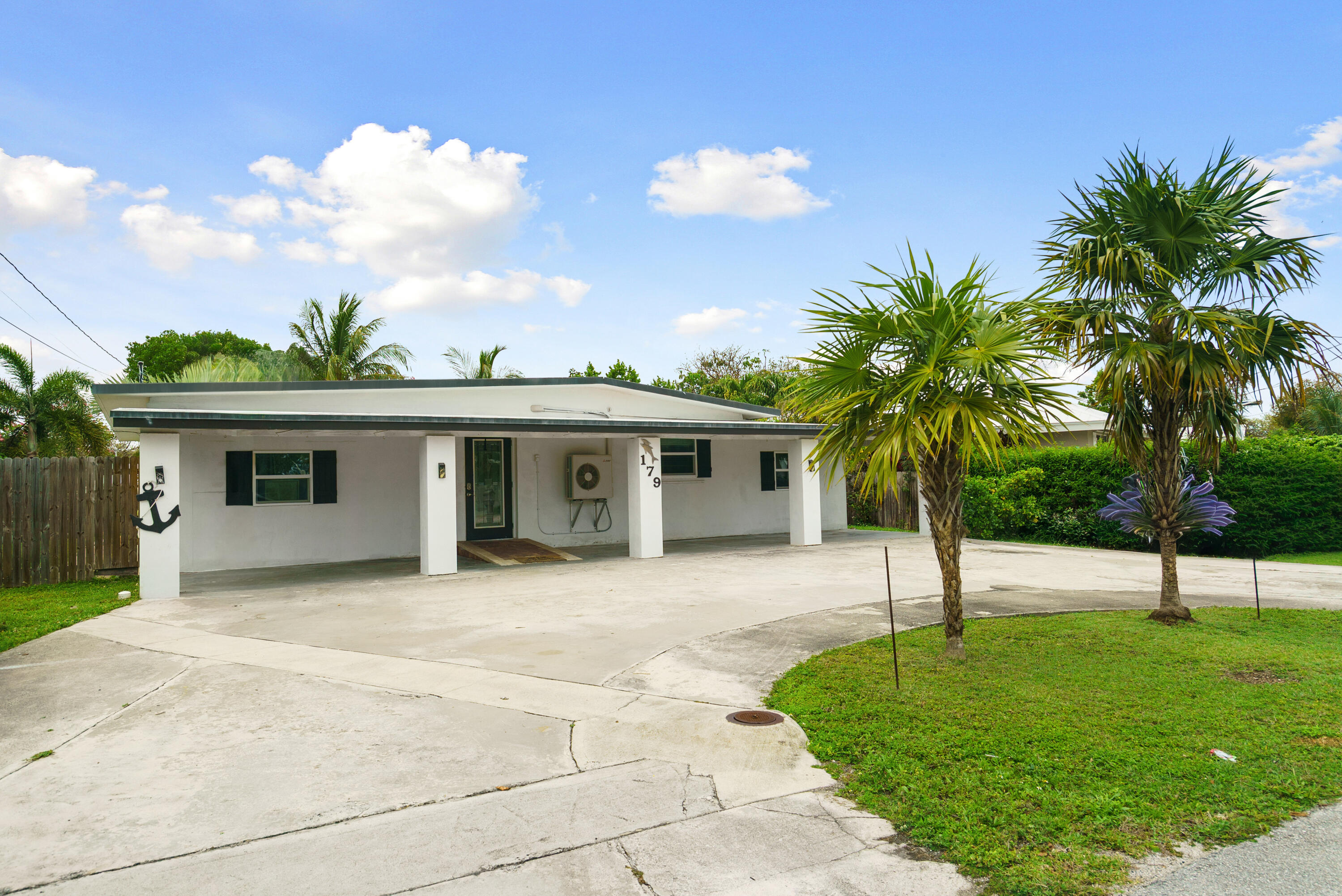 179 Hibiscus Street Property Photo 18