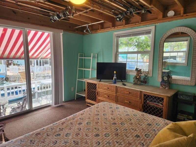 108 W Avenue A Property Photo 8