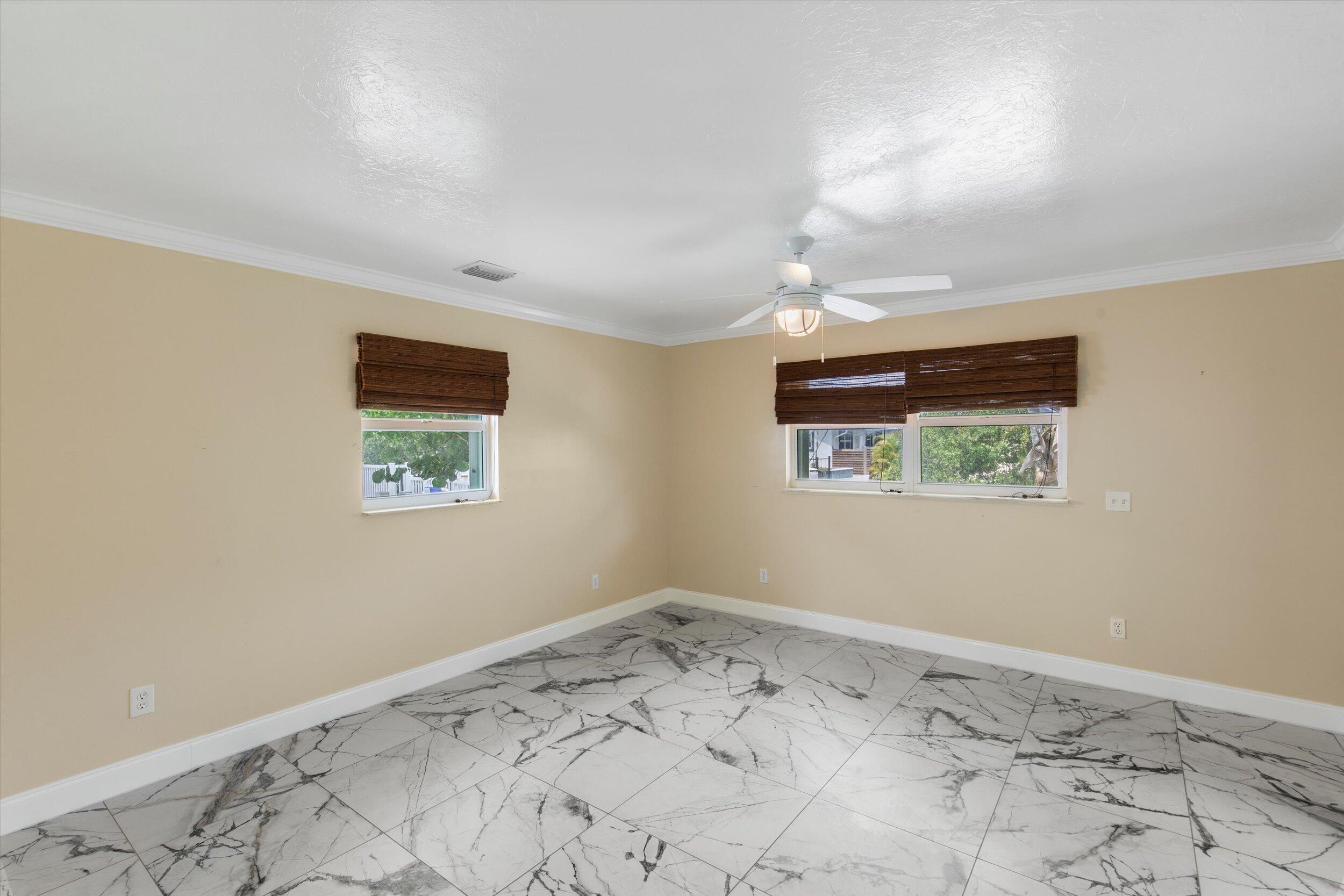 21025 3rd Avenue Property Photo 23