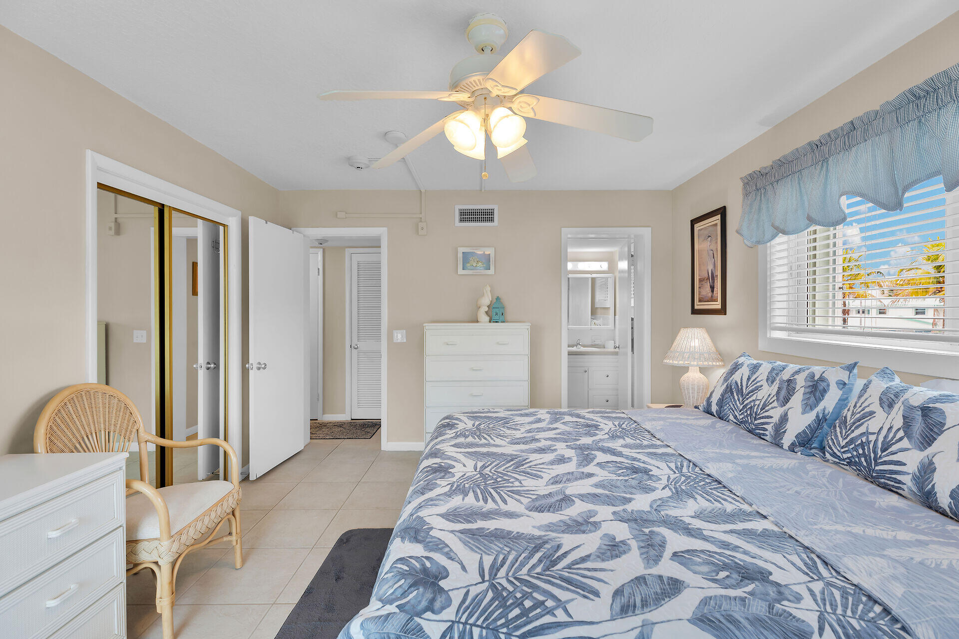 1101 W Ocean Drive 32 Property Photo 18