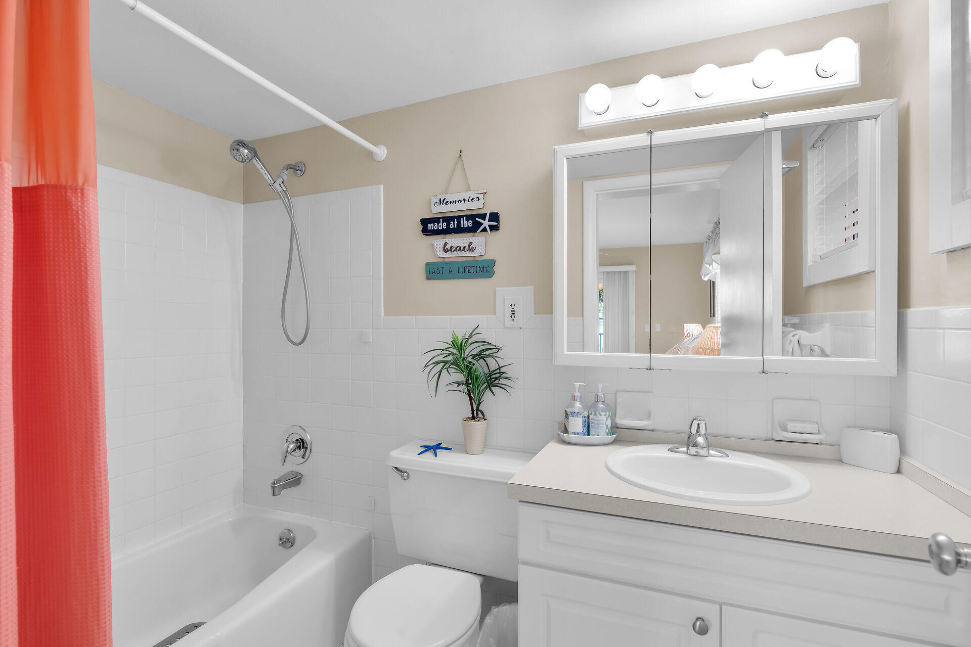 1101 W Ocean Drive 32 Property Photo 19