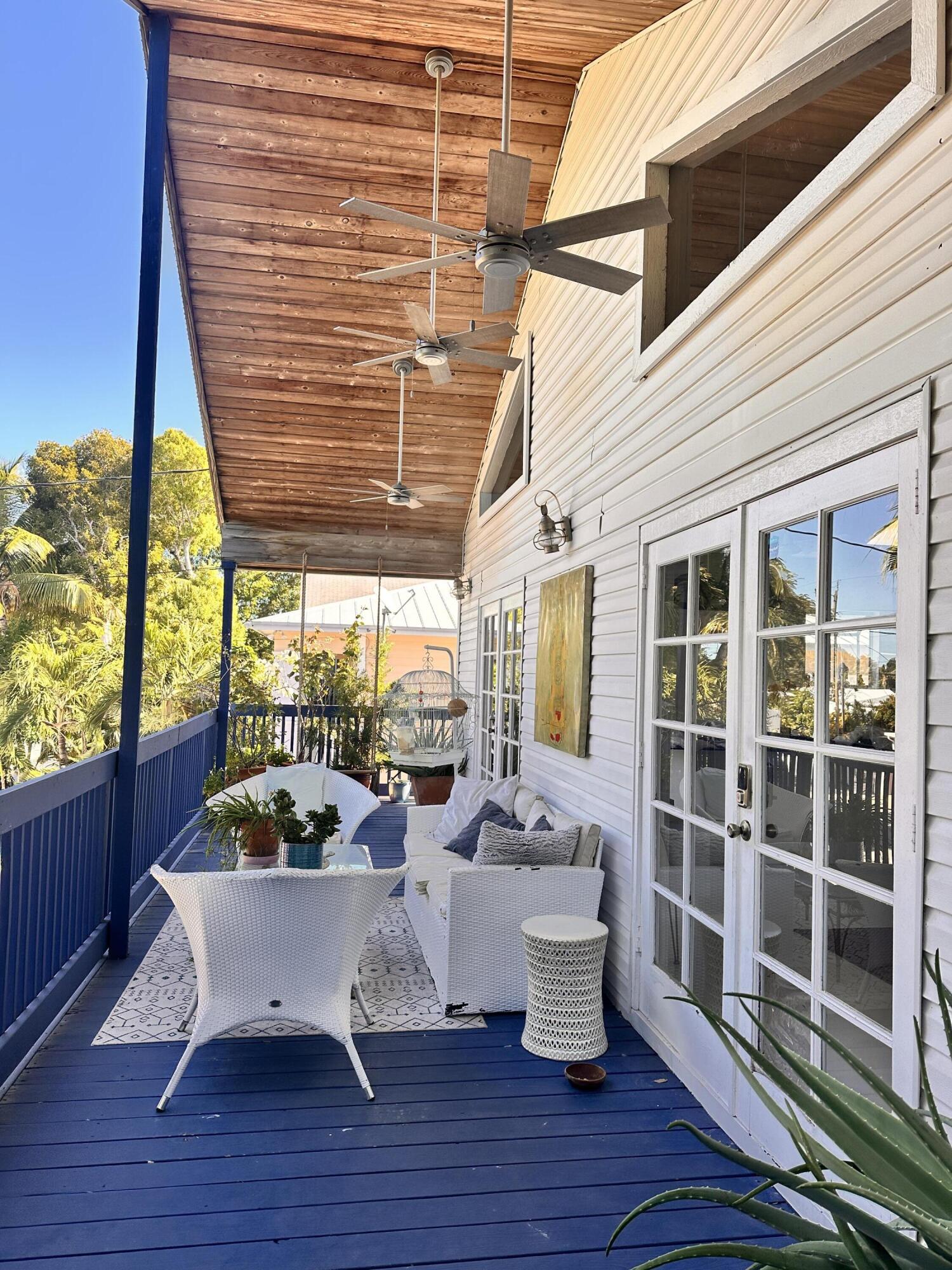 9 Se Marlin Avenue Property Photo 3