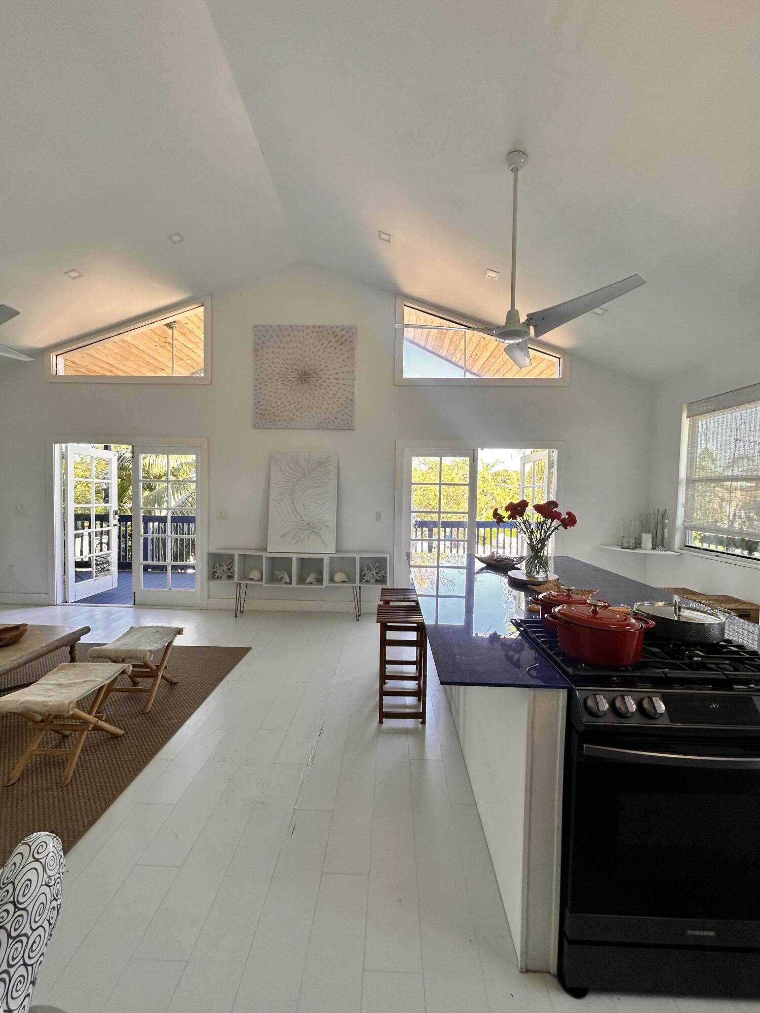 9 Se Marlin Avenue Property Photo 11