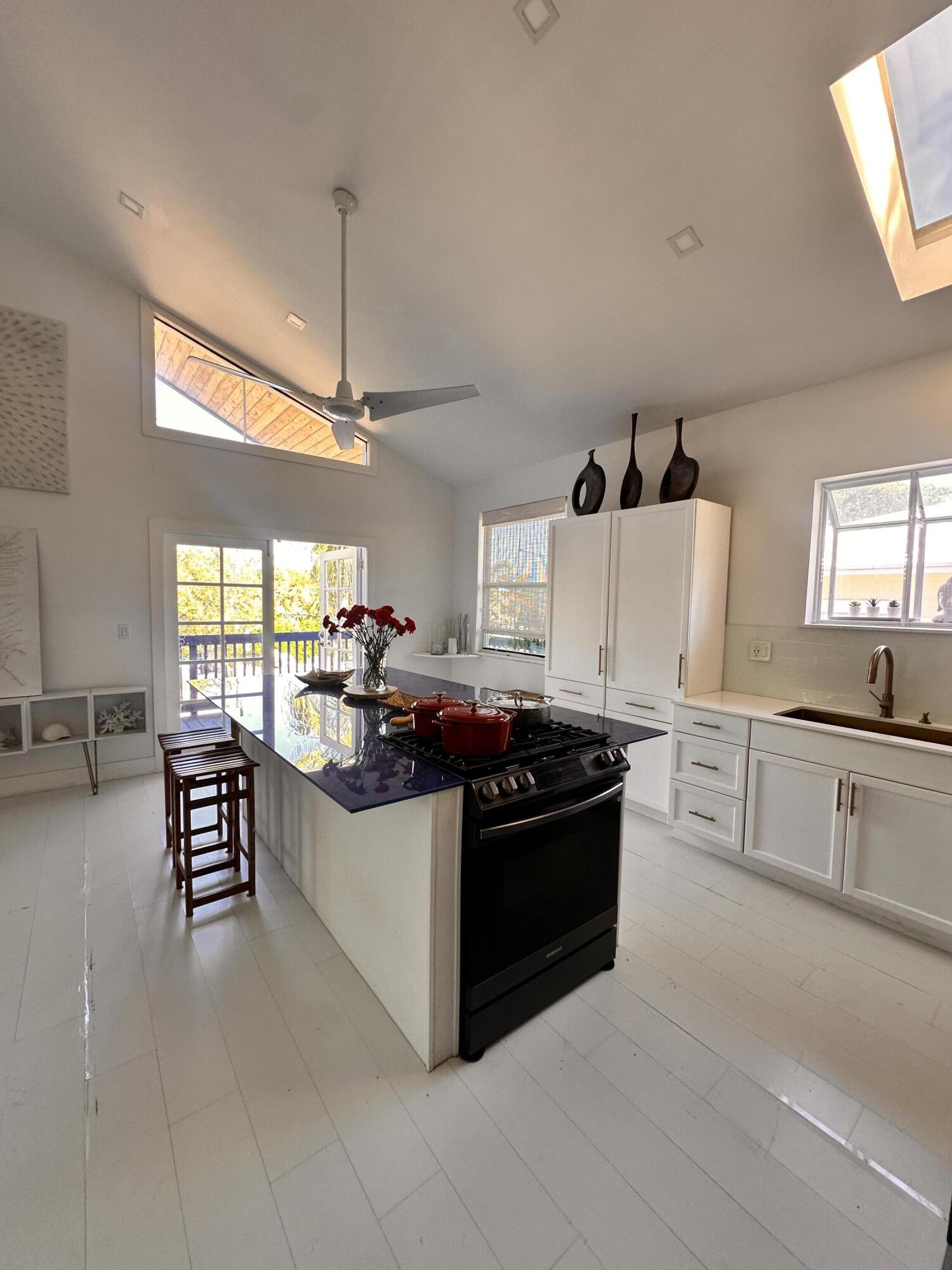 9 Se Marlin Avenue Property Photo 12